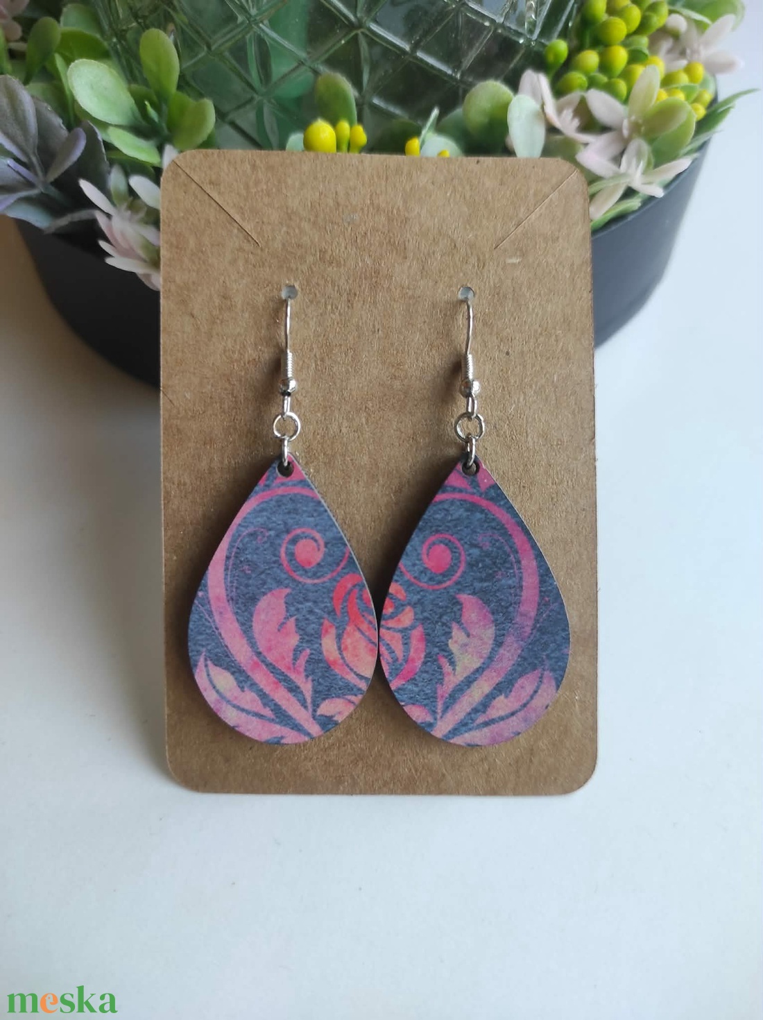 Rózsás csepp fa fülbevaló - ékszer - fülbevaló - lógó csepp fülbevaló - Meska.hu