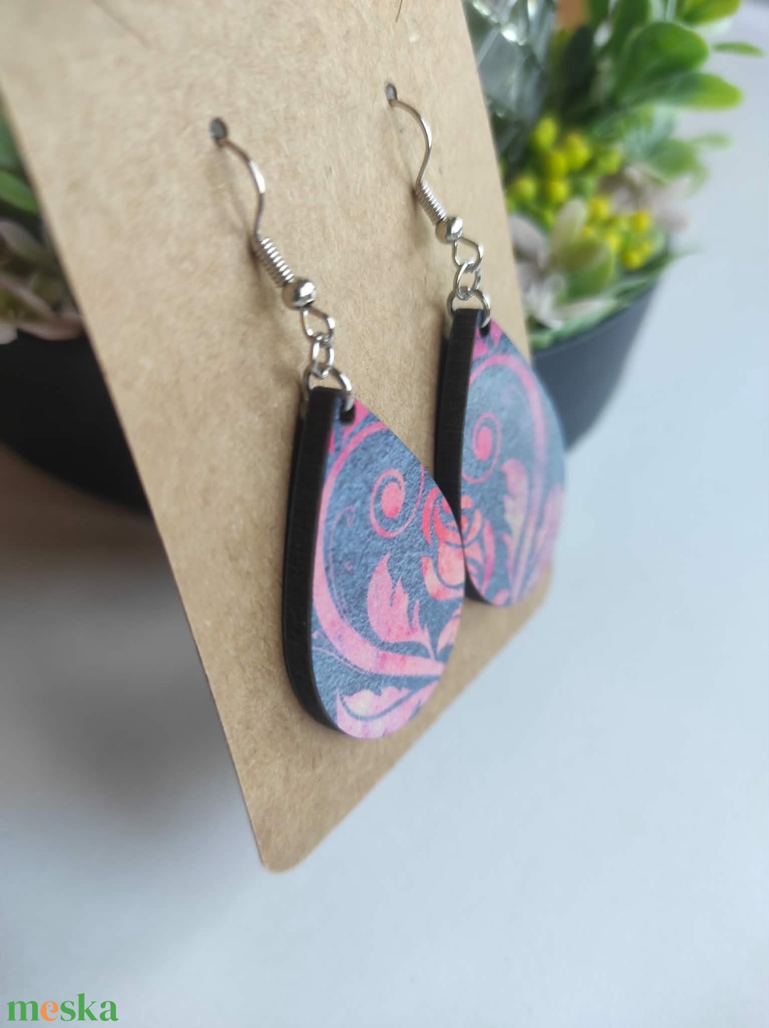 Rózsás csepp fa fülbevaló - ékszer - fülbevaló - lógó csepp fülbevaló - Meska.hu