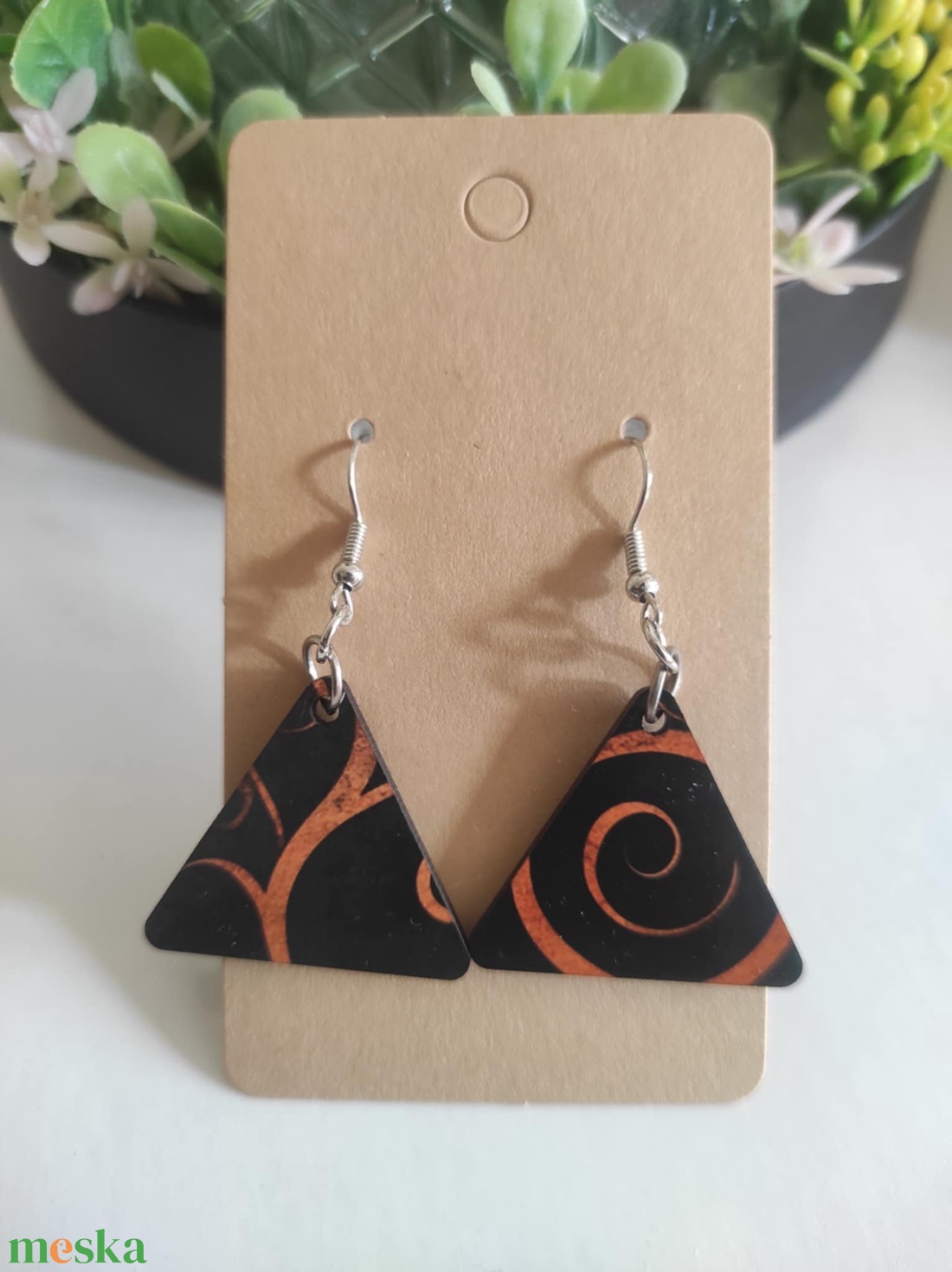 'Fekete csavar' fa fülbevaló - ékszer - fülbevaló - lógó fülbevaló - Meska.hu