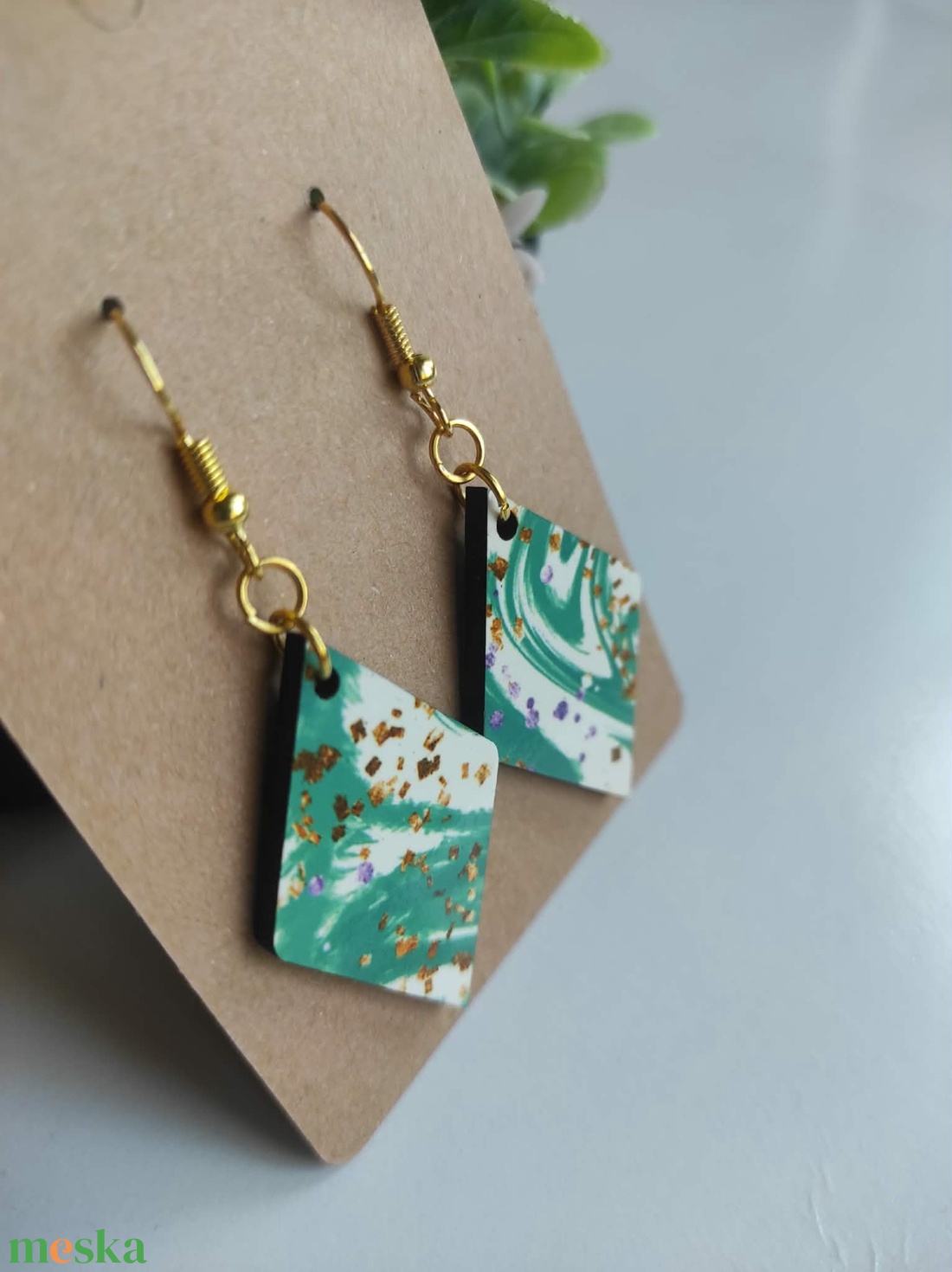 'Smaragd Örvény' fa fülbevaló - ékszer - fülbevaló - lógó fülbevaló - Meska.hu