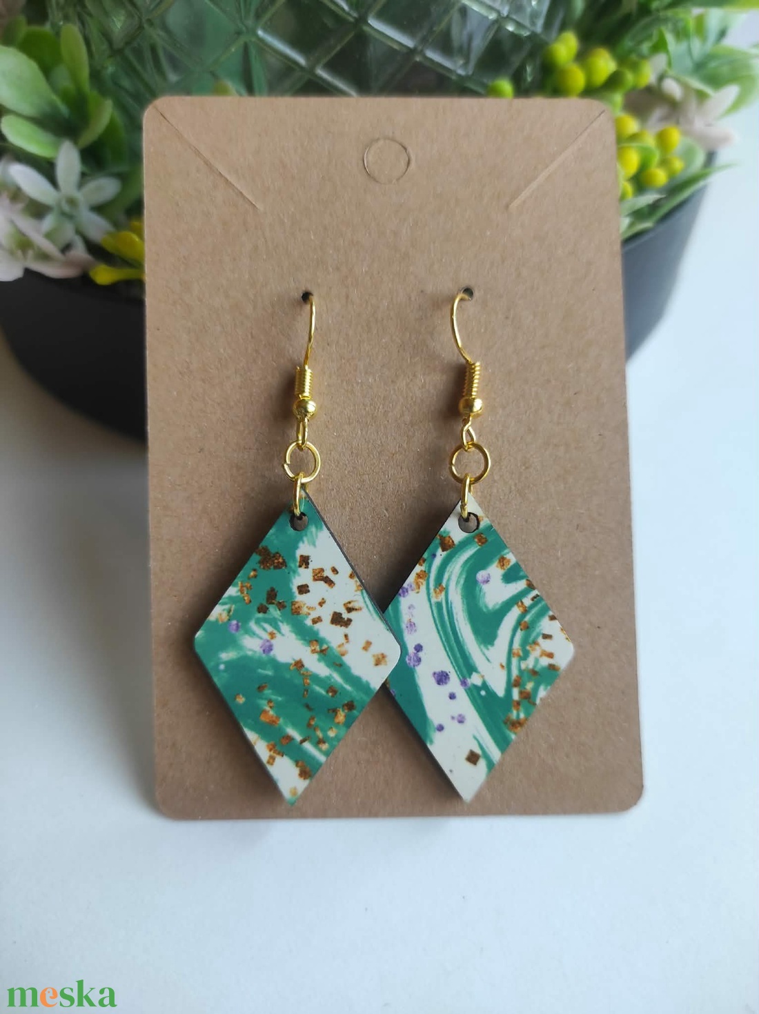 'Smaragd Örvény' fa fülbevaló - ékszer - fülbevaló - lógó fülbevaló - Meska.hu