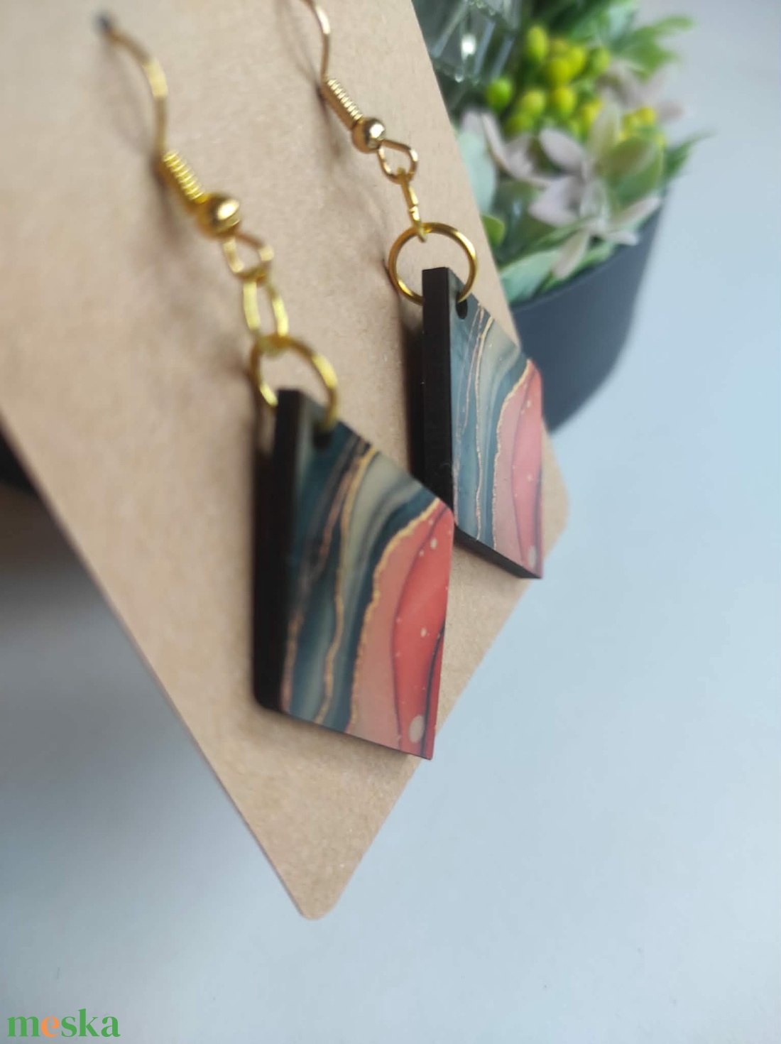 'Smaragd Napfény' rombusz fa fülbevaló - ékszer - fülbevaló - lógó fülbevaló - Meska.hu