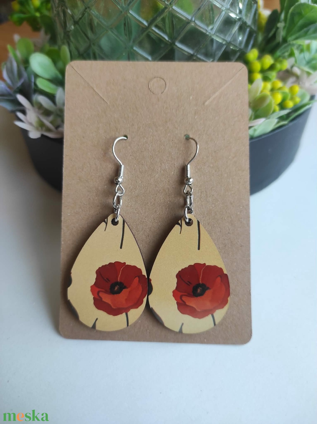 Pipacsmező fa csepp fülbevaló - ékszer - fülbevaló - lógó csepp fülbevaló - Meska.hu