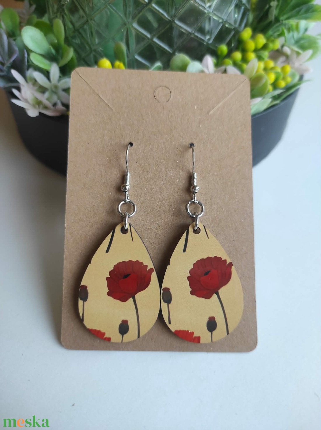 Pipacsmező fa csepp fülbevaló - ékszer - fülbevaló - lógó csepp fülbevaló - Meska.hu