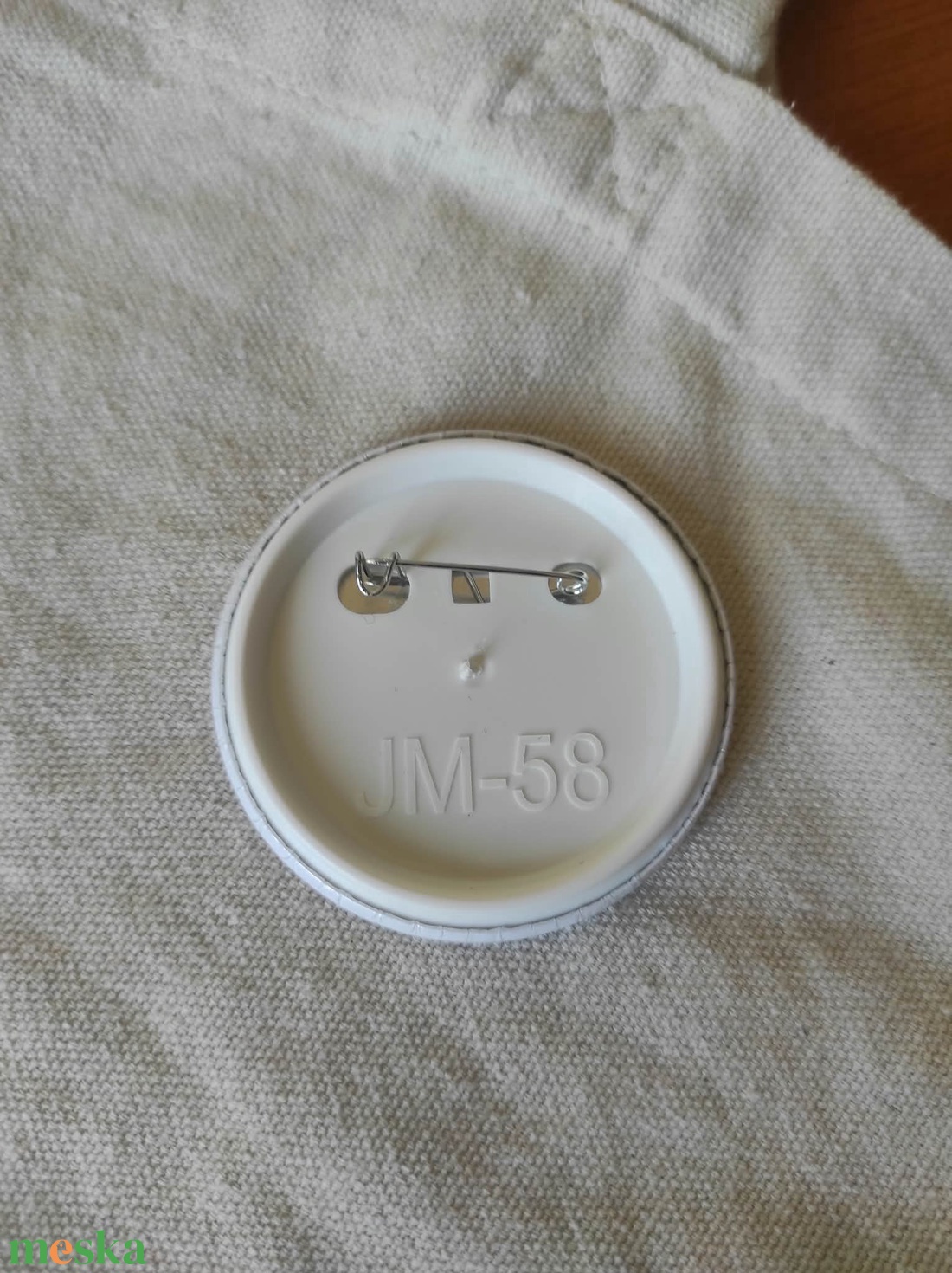 Rózsaszín szalagos kitűző 58 mm - ékszer - kitűző és bross - Meska.hu