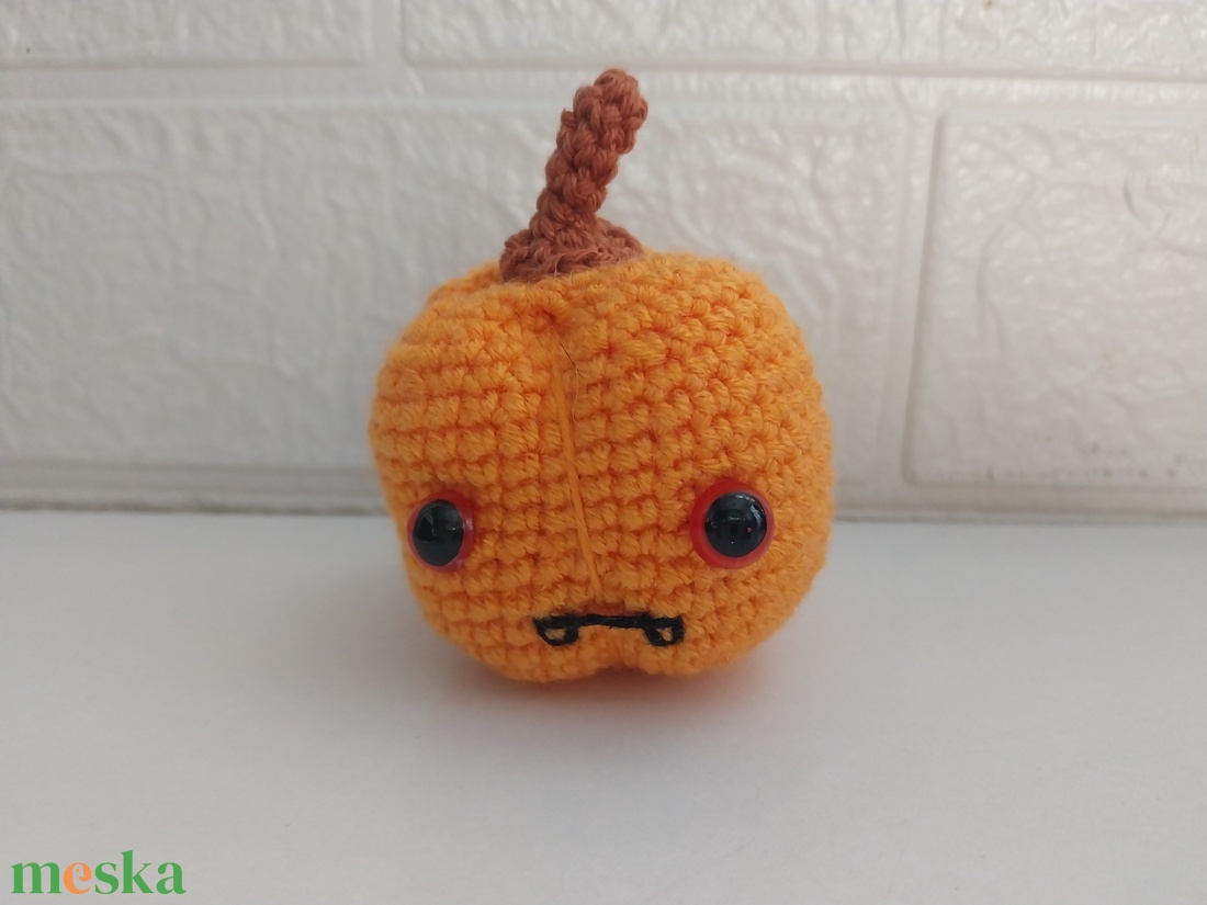 Cuki vámpír tök - otthon & életmód - dekoráció - halloween - halloweeni tök - Meska.hu Cuki vámpír tök - otthon & életmód - dekoráció - halloween - halloweeni tök - Meska.hu