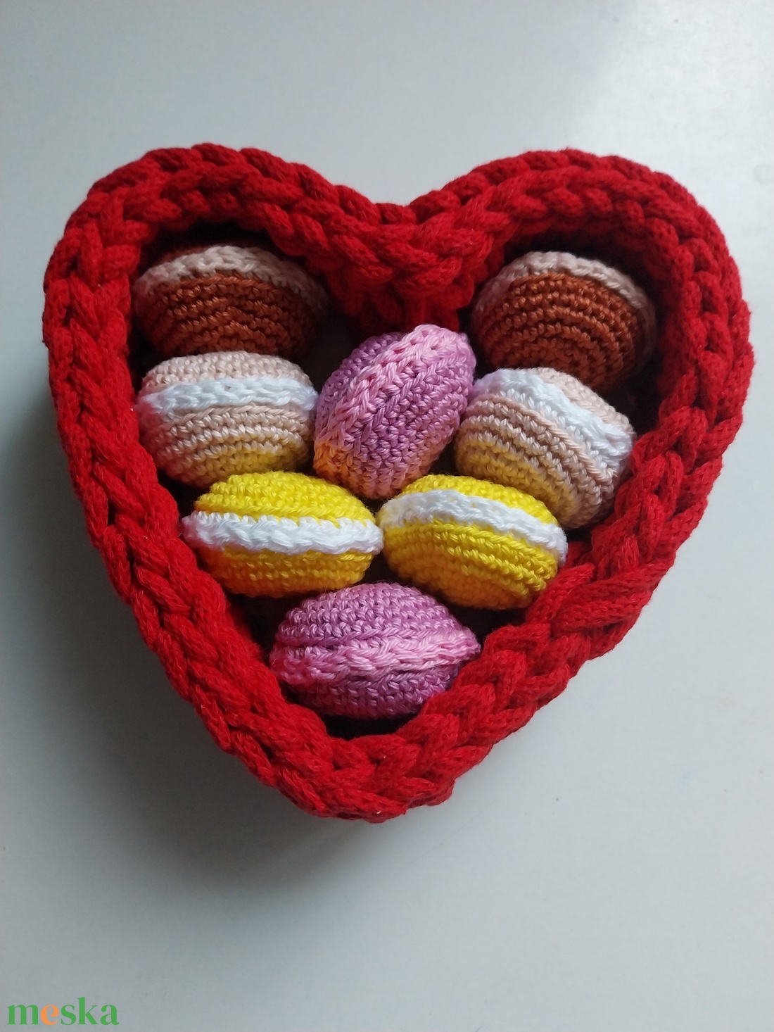 Szív alakú tartó macaronnal - otthon & életmód - dekoráció - dísztárgy - Meska.hu Szív alakú tartó macaronnal - otthon & életmód - dekoráció - dísztárgy - Meska.hu