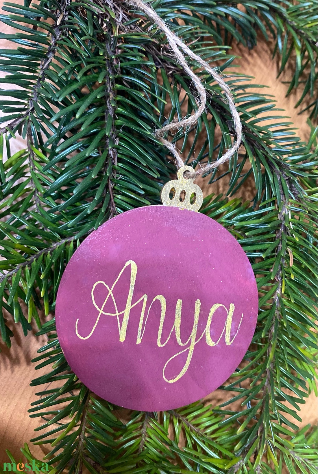 Falap karácsonyfadísz - NÉVRE SZÓLÓ BORDÓ-ARANY - karácsony - karácsonyi lakásdekoráció - karácsonyfadíszek - Meska.hu