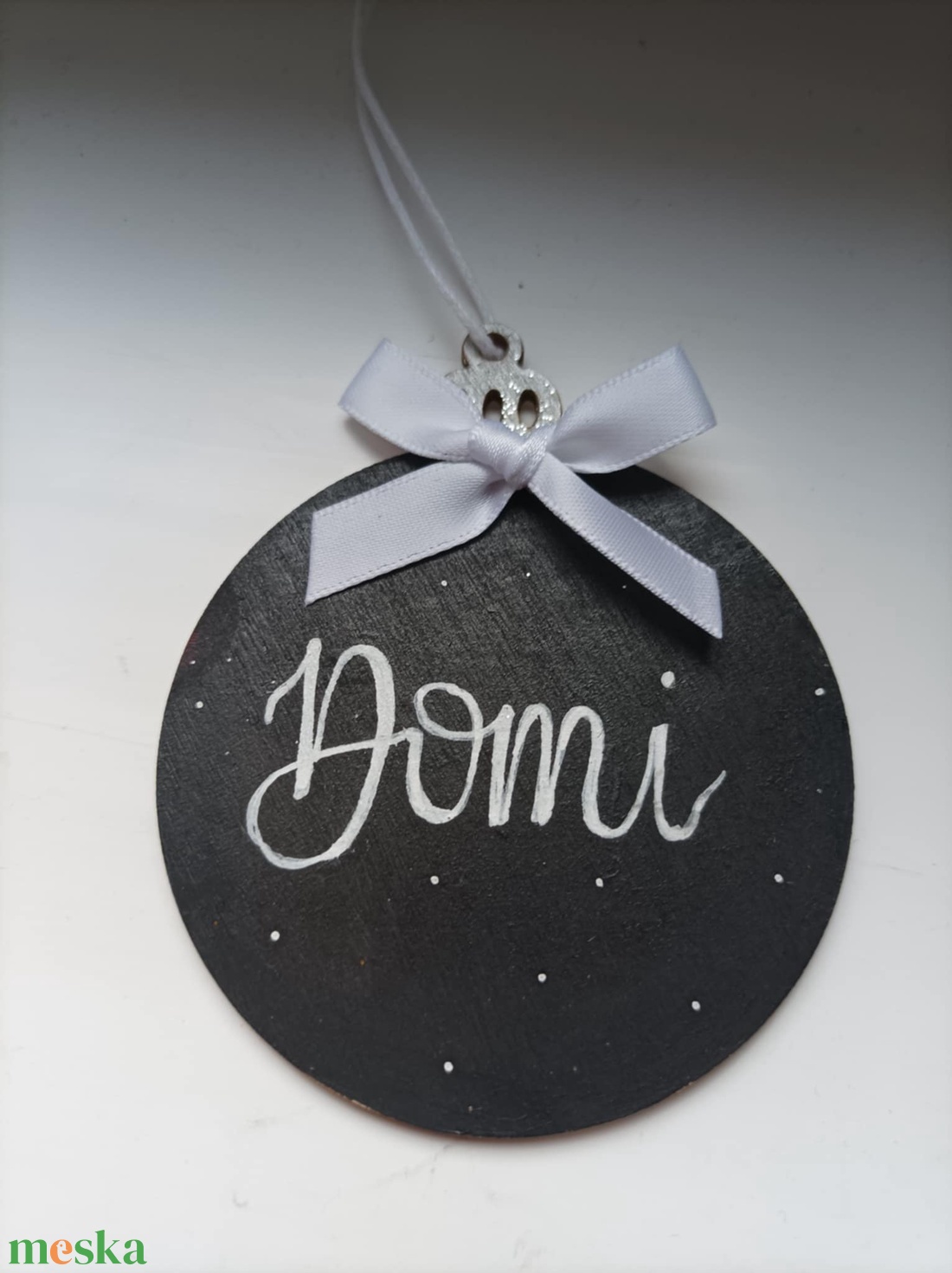 NÉVRE SZÓLÓ FEKETE-FEHÉR falap karácsonyfadísz - karácsony - karácsonyi lakásdekoráció - karácsonyfadíszek - Meska.hu