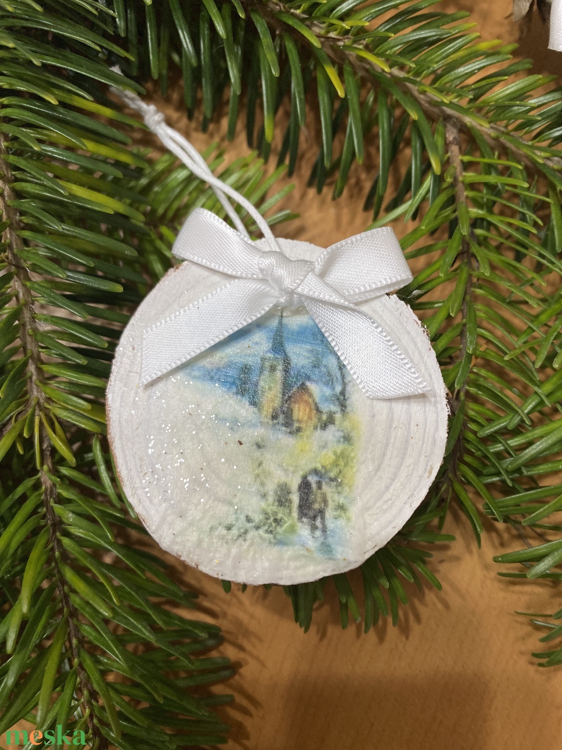 KÁPOLNA - Masnis téli táj fakorong karácsonyfadísz - karácsony - karácsonyi lakásdekoráció - karácsonyfadíszek - Meska.hu