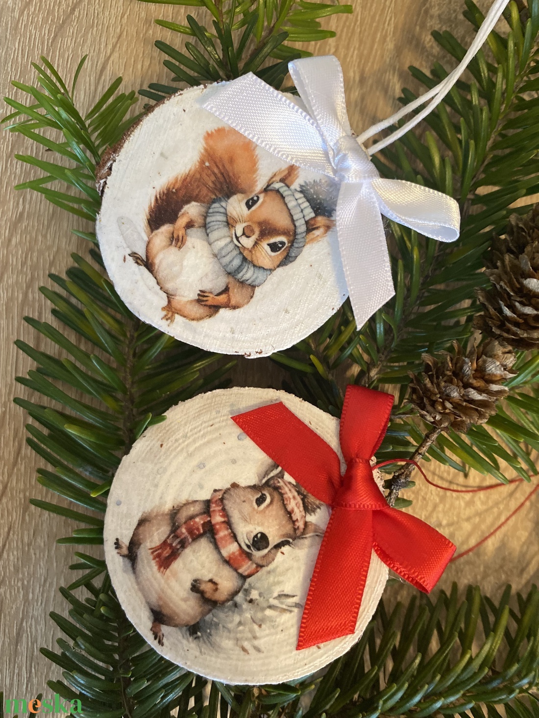 Mókuskák fakorong SZETT díszek - karácsony - karácsonyi lakásdekoráció - karácsonyfadíszek - Meska.hu