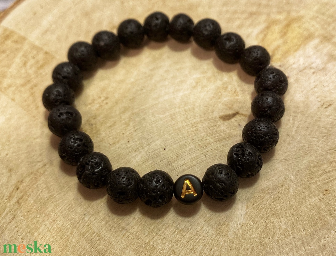 Személyre szabott 2 db fehér jáde/lávakő páros ásvány karkötő fekete-arany név kezdőbetűvel - ékszer - karkötő - ásványkarkötő - Meska.hu