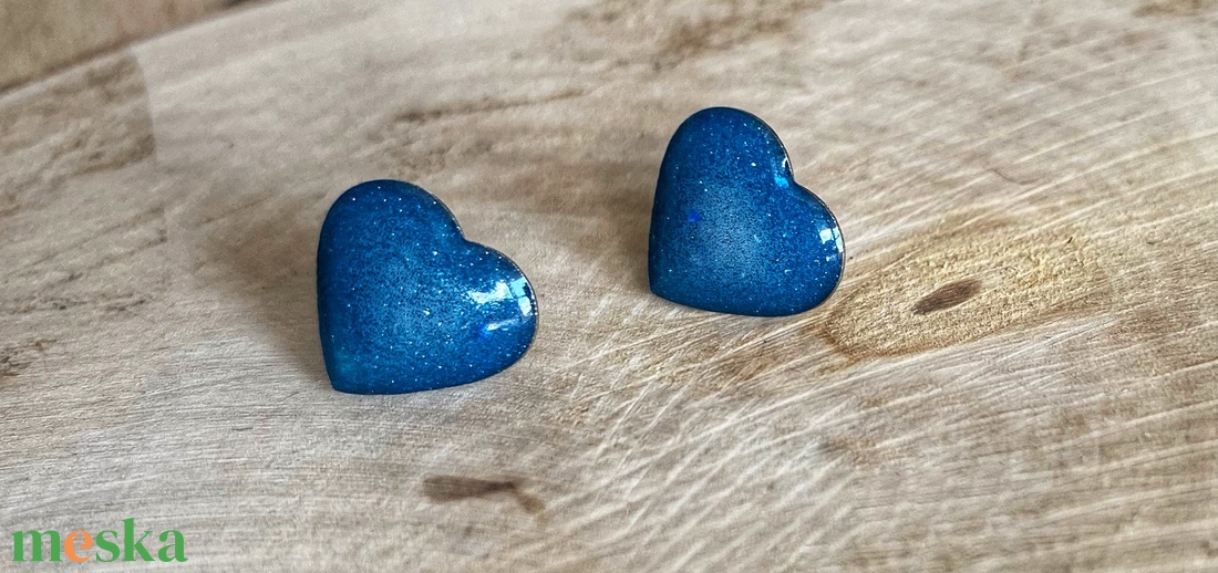 Műgyanta fülbevaló - kék műgyanta, kék színű pigment porral - ékszer - fülbevaló - pötty fülbevaló - Meska.hu Műgyanta fülbevaló - kék műgyanta, kék színű pigment porral - ékszer - fülbevaló - pötty fülbevaló - Meska.hu