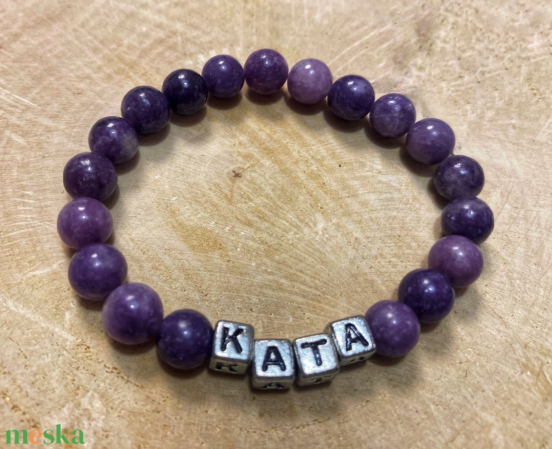 Személyre szabott lepidolit ásvány karkötő betűkkel - ékszer - karkötő - ásványkarkötő - Meska.hu