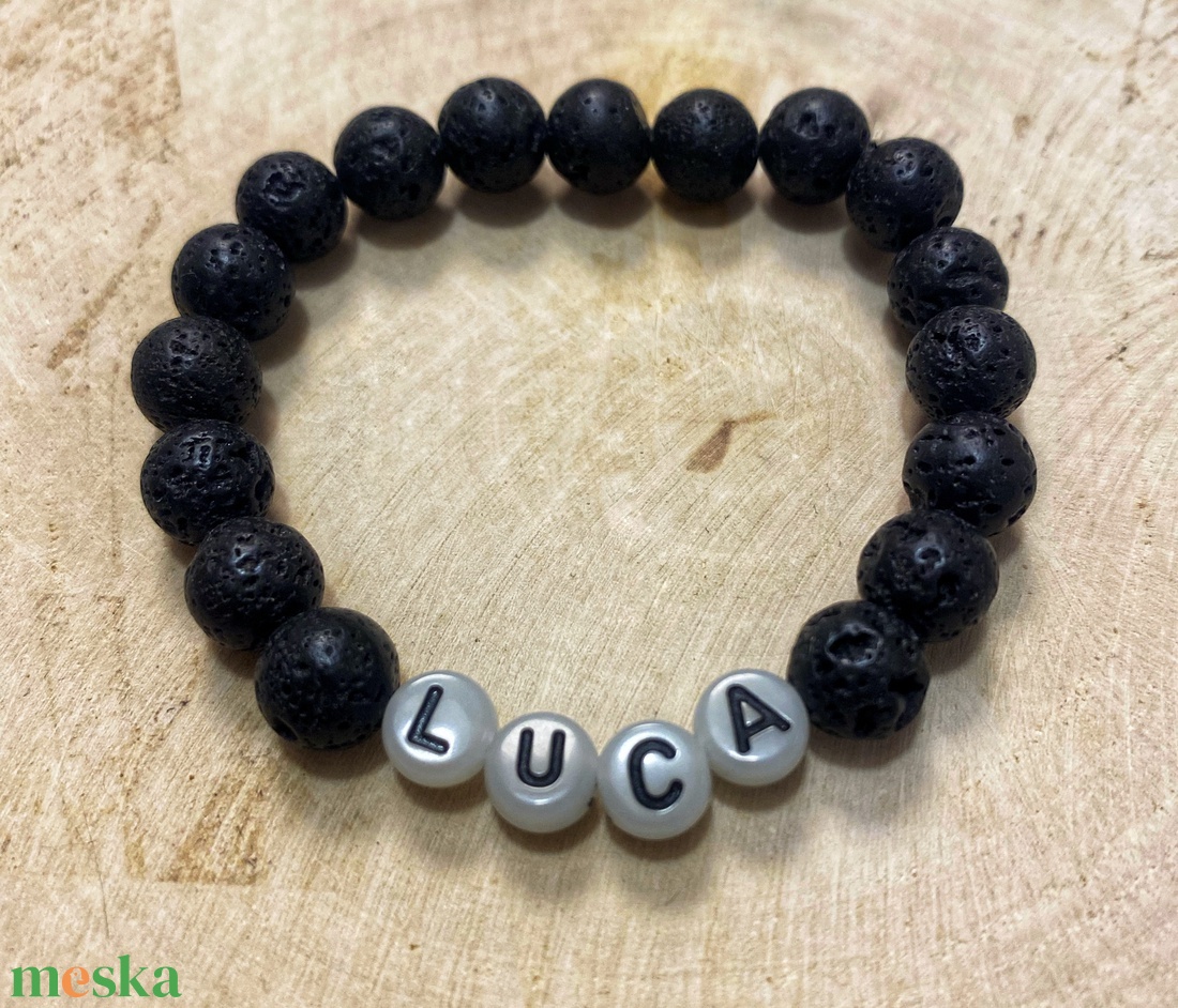 Sötétben világító (!) betűkkel személyre szabott lávakő ásvány karkötő - ékszer - karkötő - ásványkarkötő - Meska.hu