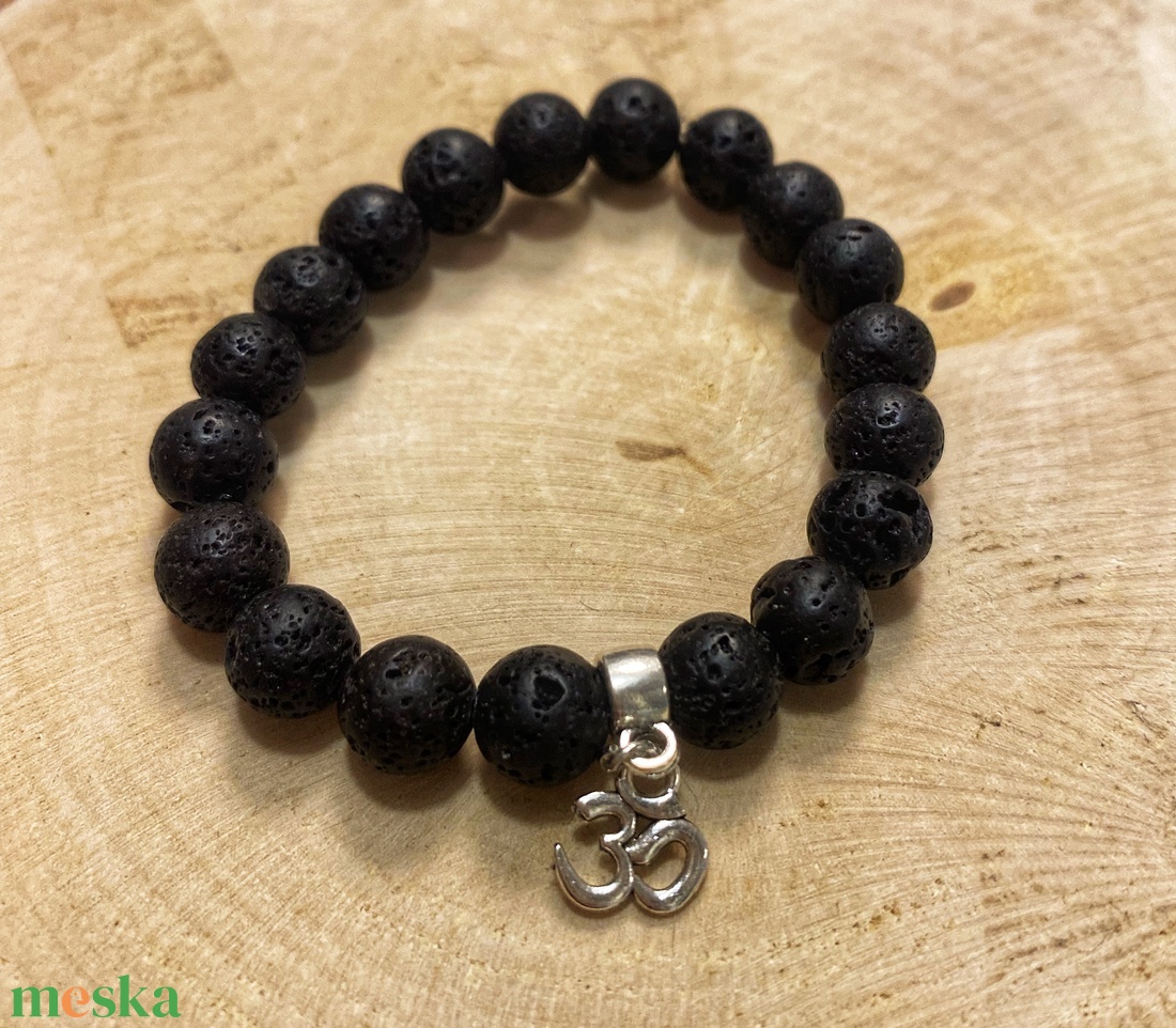 Személyre szabott lepidolit ásvány karkötő OM jellel - ékszer - karkötő - ásványkarkötő - Meska.hu