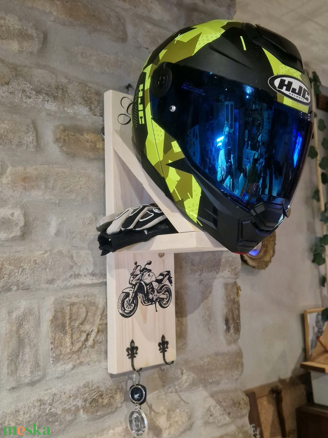Motoros bukósisak tartó fali akasztó - otthon & életmód - dekoráció - fali és függő dekoráció - falra akasztható dekor - Meska.hu