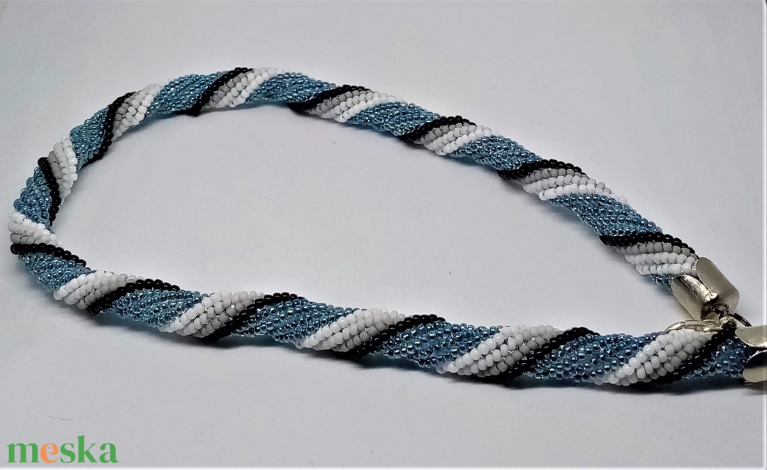 Négyszínű Herringbone Nyaklánc - ékszer - nyaklánc - gyöngyös nyaklánc - Meska.hu Négyszínű Herringbone Nyaklánc - ékszer - nyaklánc - gyöngyös nyaklánc - Meska.hu