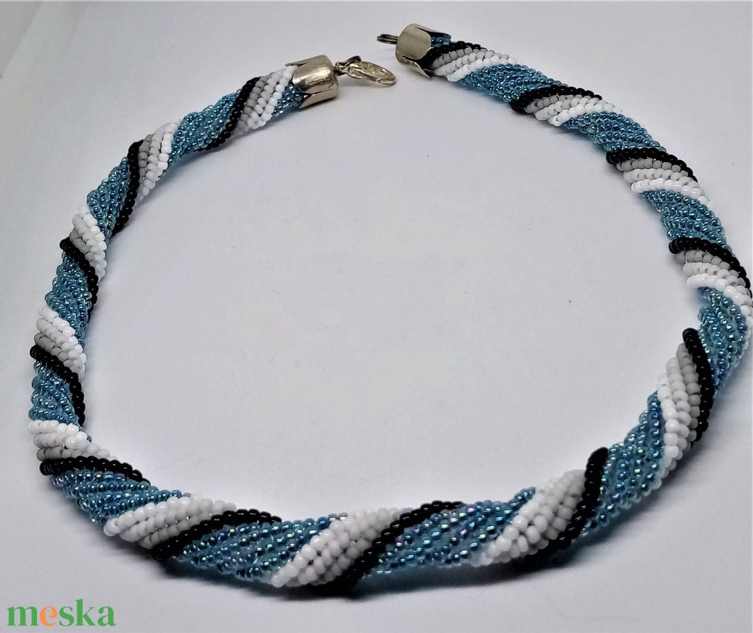 Négyszínű Herringbone Nyaklánc - ékszer - nyaklánc - gyöngyös nyaklánc - Meska.hu Négyszínű Herringbone Nyaklánc - ékszer - nyaklánc - gyöngyös nyaklánc - Meska.hu