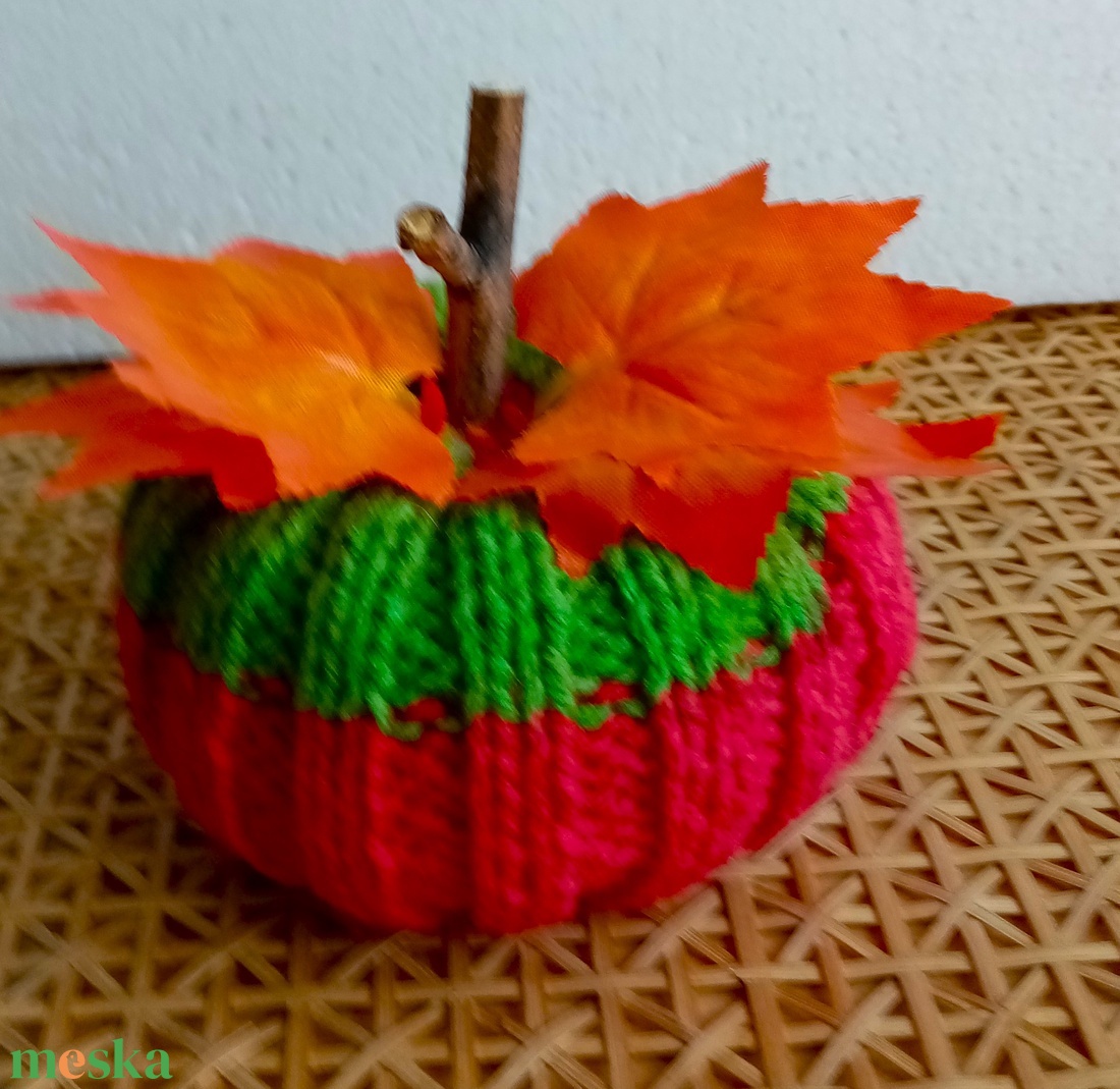 HALLOWEEN ASZTALI DEKORÁCIÓ - KÖTÖTT TÖKÖCSKÉK PÁRBAN - otthon & életmód - dekoráció - halloween - halloweeni dekoráció - Meska.hu