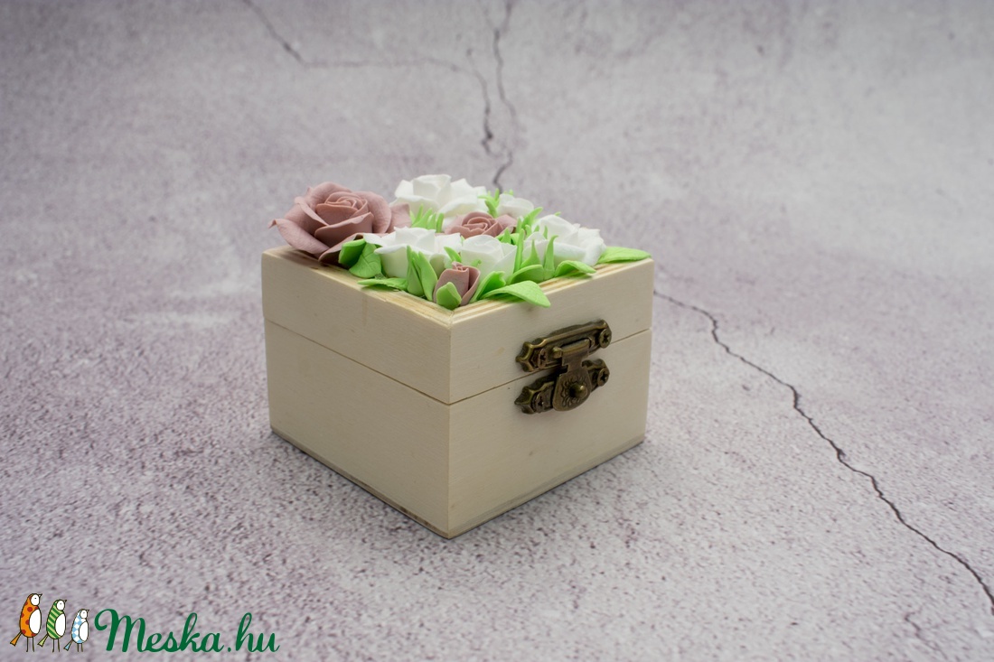 Ékszertartó doboz minden alkalomra/Rózsás gyűrűtartó dobozka esküvőre/Pasztellszínű tárolódobozoz - esküvő - kiegészítők - gyűrűtartó & gyűrűpárna - Meska.hu