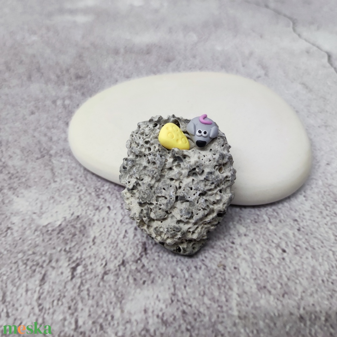 Egér és sajt bedugós polymer clay fülbevaló/ egérke és sajt süthető gyurma füli - ékszer - fülbevaló - pötty fülbevaló - Meska.hu Egér és sajt bedugós polymer clay fülbevaló/ egérke és sajt süthető gyurma füli - ékszer - fülbevaló - pötty fülbevaló - Meska.hu