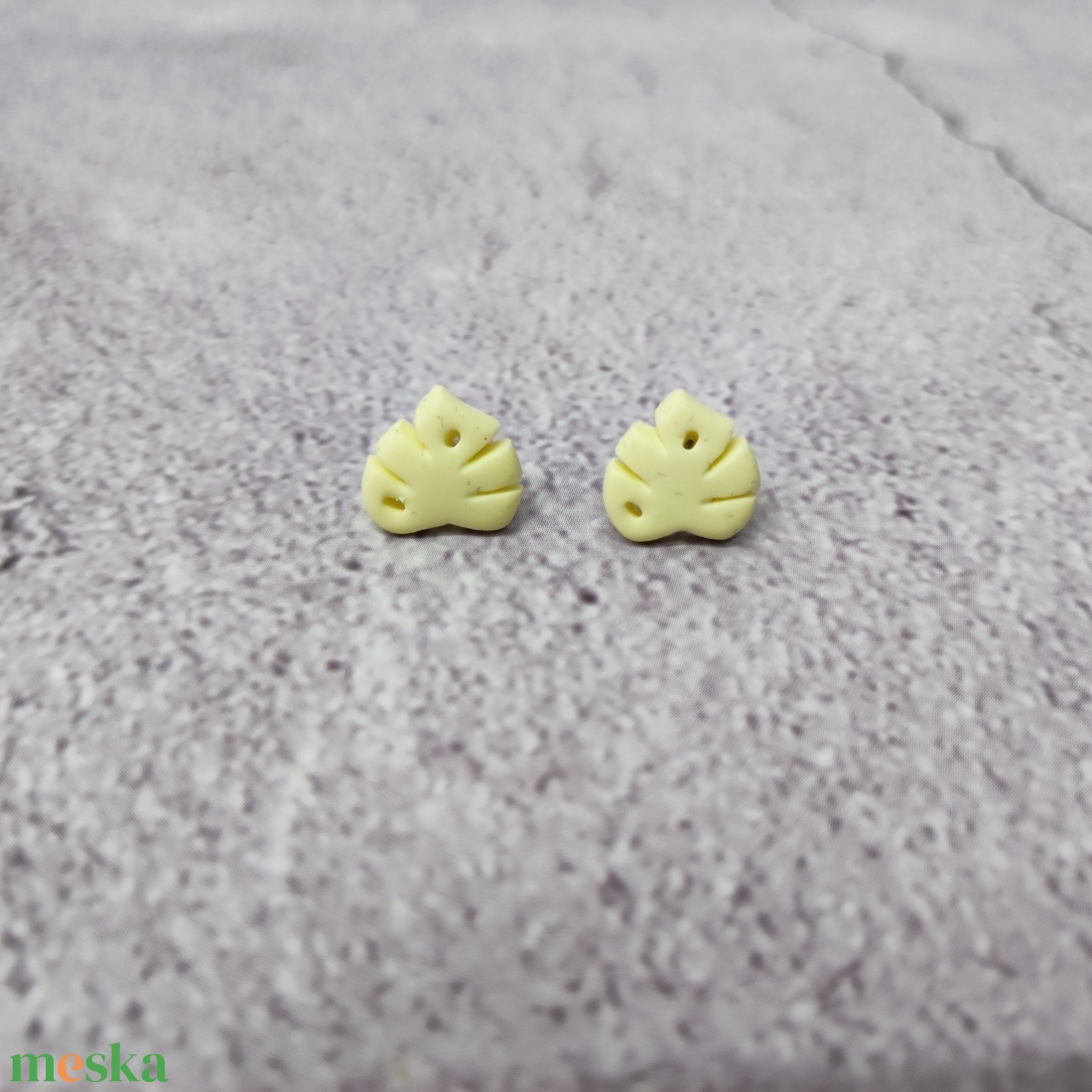 Cukorka színü trópusi levél bedugós polymer clay fülbevaló/ pasztell színű monster leaf süthető gyurma füli - ékszer - fülbevaló - pötty fülbevaló - Meska.hu Cukorka színü trópusi levél bedugós polymer clay fülbevaló/ pasztell színű monster leaf süthető gyurma füli - ékszer - fülbevaló - pötty fülbevaló - Meska.hu
