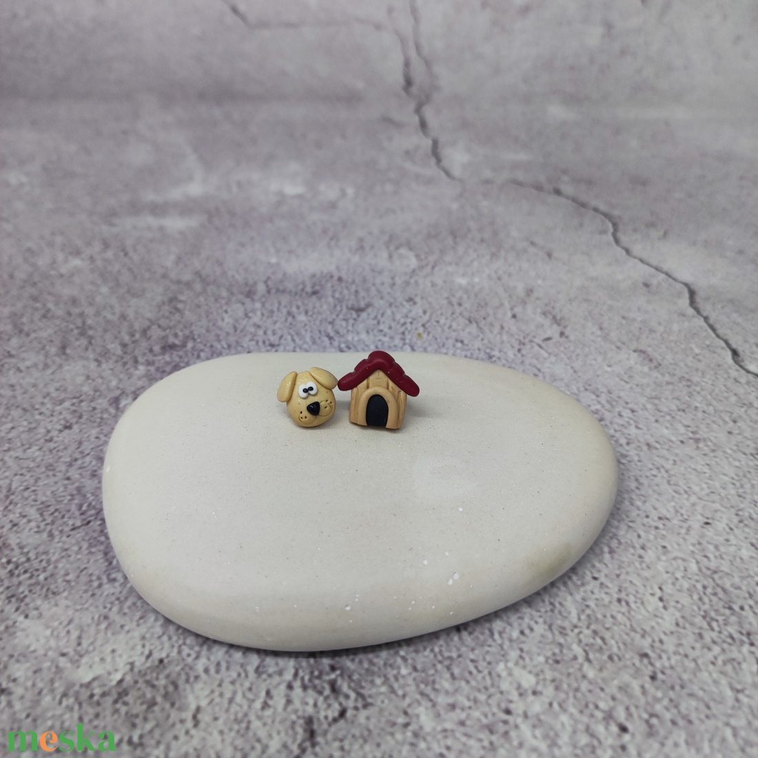 Kutya és csont polymer clay fülbevaló/Kutyus és kutyaház süthető gyurma füli/Kutyatappancs füli - ékszer - fülbevaló - pötty fülbevaló - Meska.hu Kutya és csont polymer clay fülbevaló/Kutyus és kutyaház süthető gyurma füli/Kutyatappancs füli - ékszer - fülbevaló - pötty fülbevaló - Meska.hu