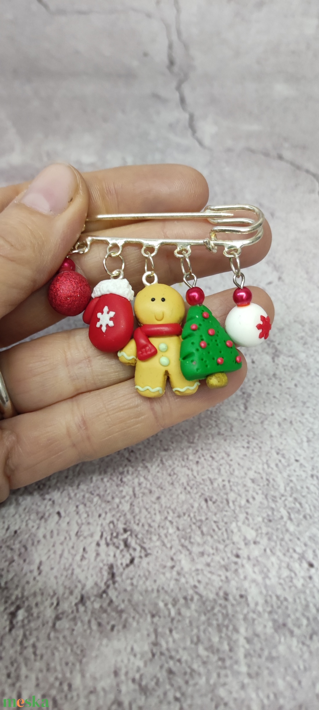Karácsonyi kitűző süthető gyurmából /Télapó bross polymer clay-ből - ékszer - kitűző és bross - kitűző - Meska.hu Karácsonyi kitűző süthető gyurmából /Télapó bross polymer clay-ből - ékszer - kitűző és bross - kitűző - Meska.hu