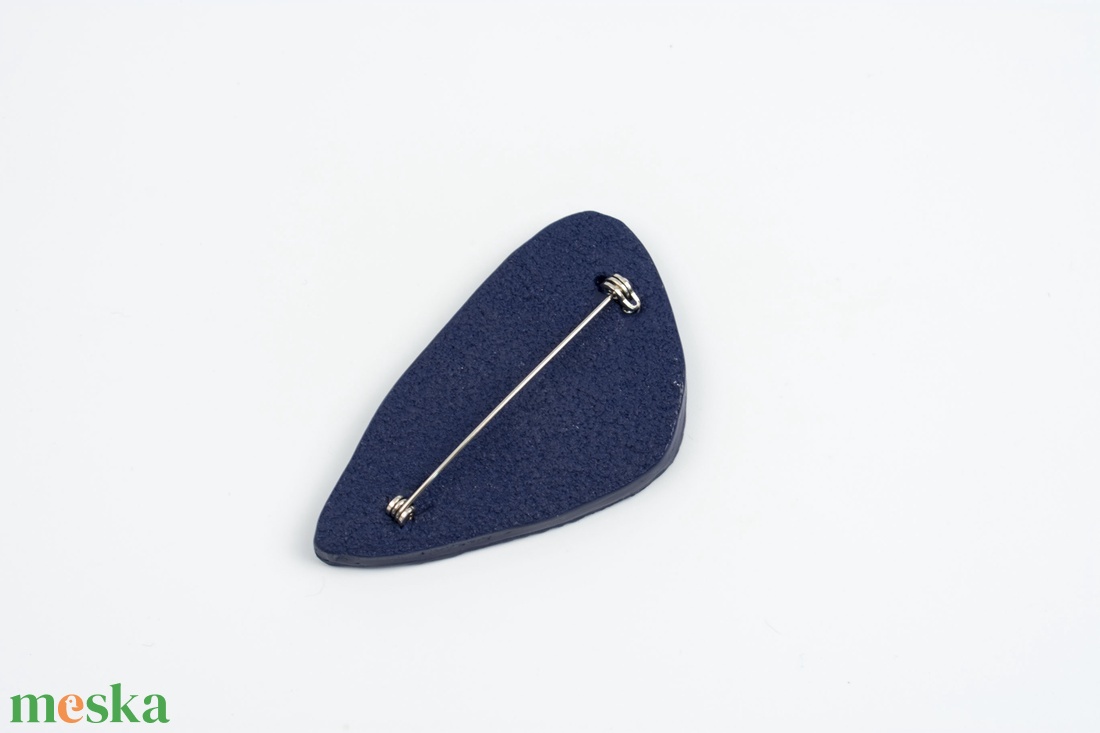 Páva toll kitűző/ bross - ékszer - kitűző és bross - kitűző - Meska.hu Páva toll kitűző/ bross - ékszer - kitűző és bross - kitűző - Meska.hu