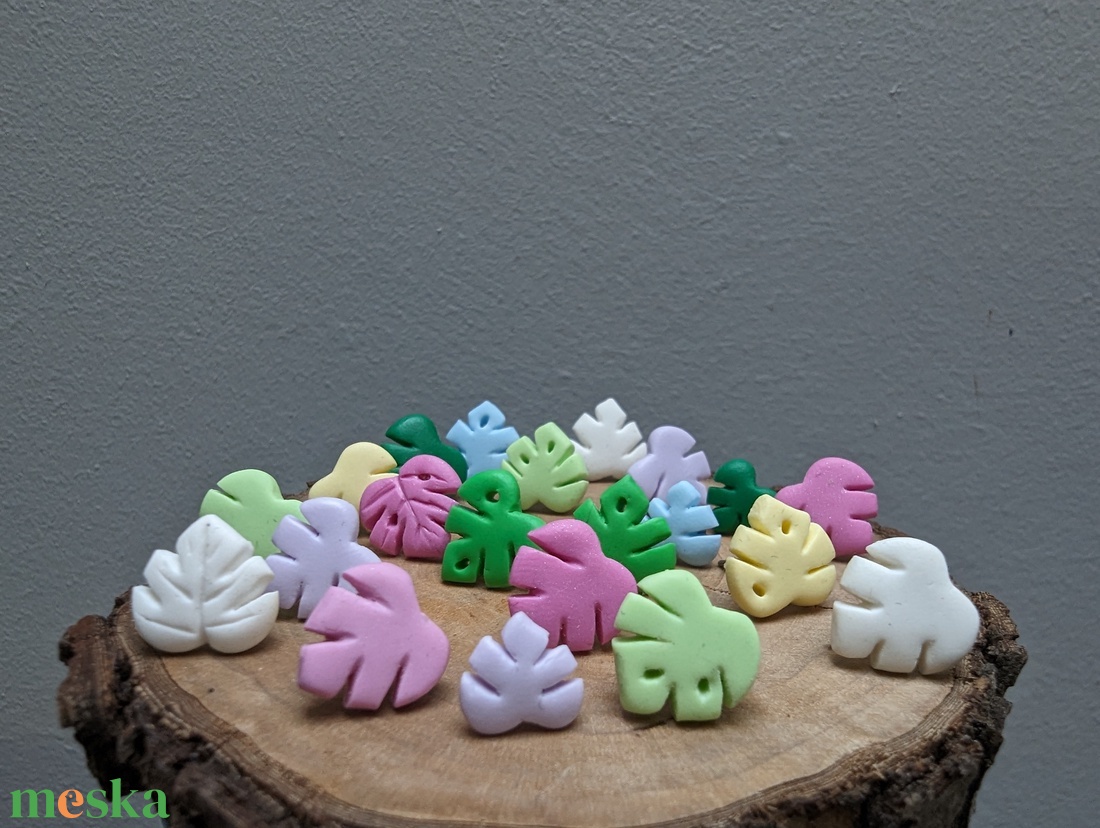 Cukorka színü trópusi levél bedugós polymer clay fülbevaló/ pasztell színű monster leaf süthető gyurma füli - ékszer - fülbevaló - pötty fülbevaló - Meska.hu Cukorka színü trópusi levél bedugós polymer clay fülbevaló/ pasztell színű monster leaf süthető gyurma füli - ékszer - fülbevaló - pötty fülbevaló - Meska.hu