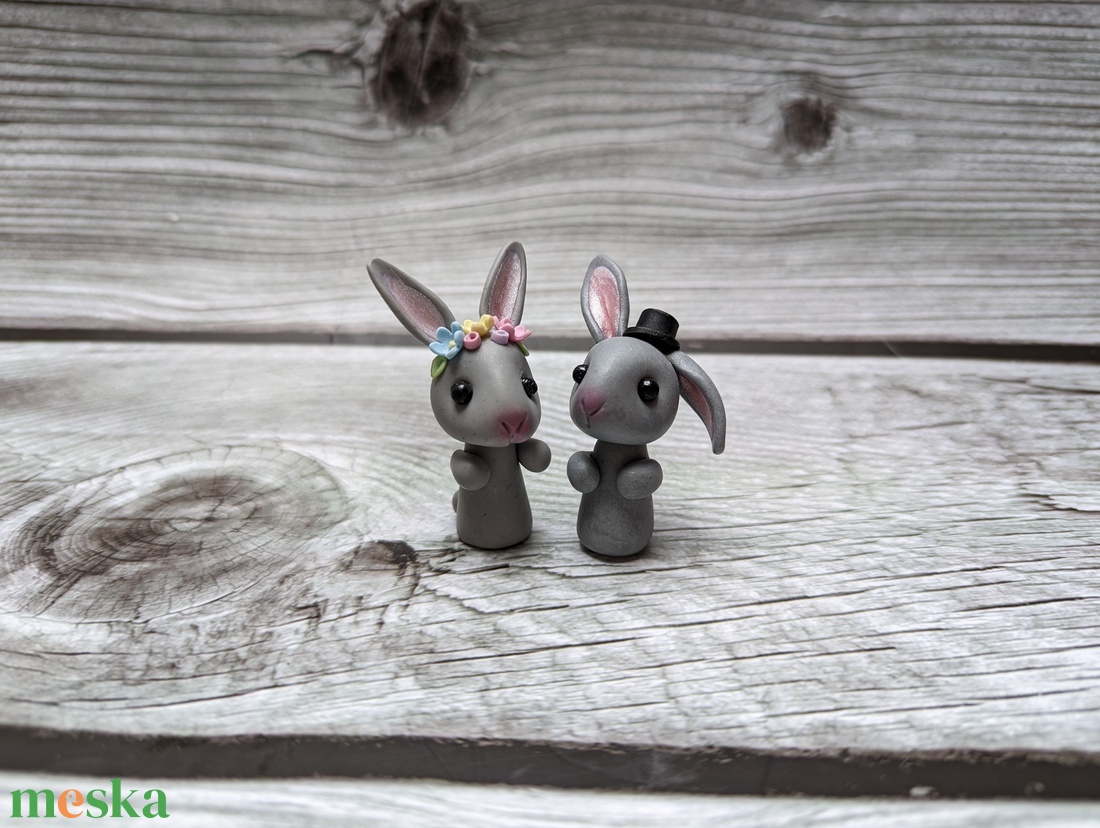 Esküvői tortadísz/Szerelmes húsvéti nyuszipár süthető gyurmából/ Polymer clay nyuszi  - esküvő - dekoráció - sütidísz - Meska.hu