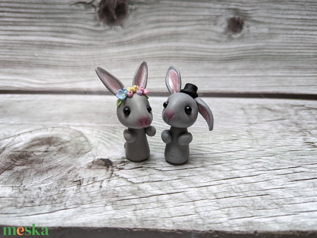 Esküvői tortadísz/Szerelmes húsvéti nyuszipár süthető gyurmából/ Polymer clay nyuszi  - esküvő - dekoráció - sütidísz - Meska.hu
