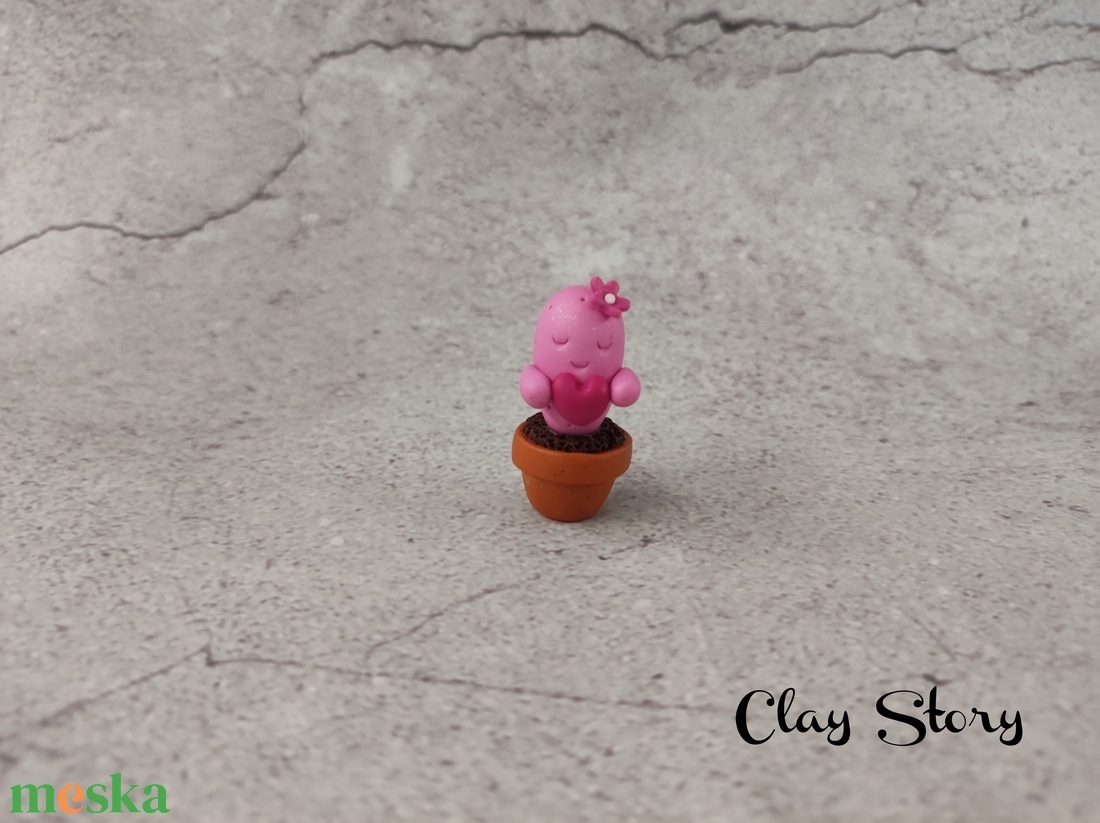 Szerelmes kaktusz süthető gyurmából/ Polymer clay kaktusz lufival - esküvő - dekoráció - sütidísz - Meska.hu
