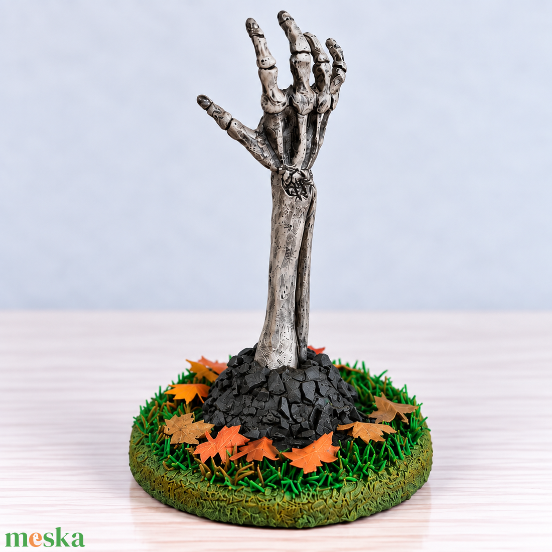 Csontváz kéz Halloween dekoráció � kézzel készített süthető gyurma szobor - otthon & életmód - dekoráció - halloween - halloweeni figurák - Meska.hu