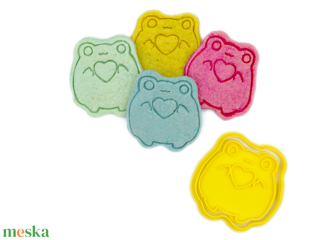 Cuki Béka Szívvel Sütikiszúró mini 6 cm-es Kekszekhez PICIMICIK Termékcsalád Állatos - otthon & életmód - konyhafelszerelés, tálalás - sütés, főzés - sütikiszúró - Meska.hu