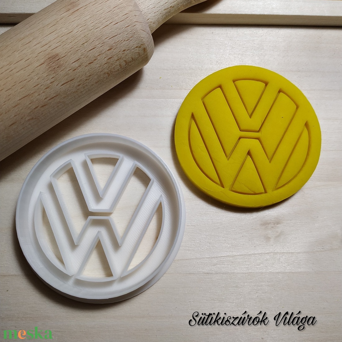 VW logo - süteménykiszúró forma, sütipecsét. Linzer, mézeskalács, keksz kiszúró - otthon & életmód - konyhafelszerelés, tálalás - sütés, főzés - sütikiszúró - Meska.hu VW logo - süteménykiszúró forma, sütipecsét. Linzer, mézeskalács, keksz kiszúró - otthon & életmód - konyhafelszerelés, tálalás - sütés, főzés - sütikiszúró - Meska.hu