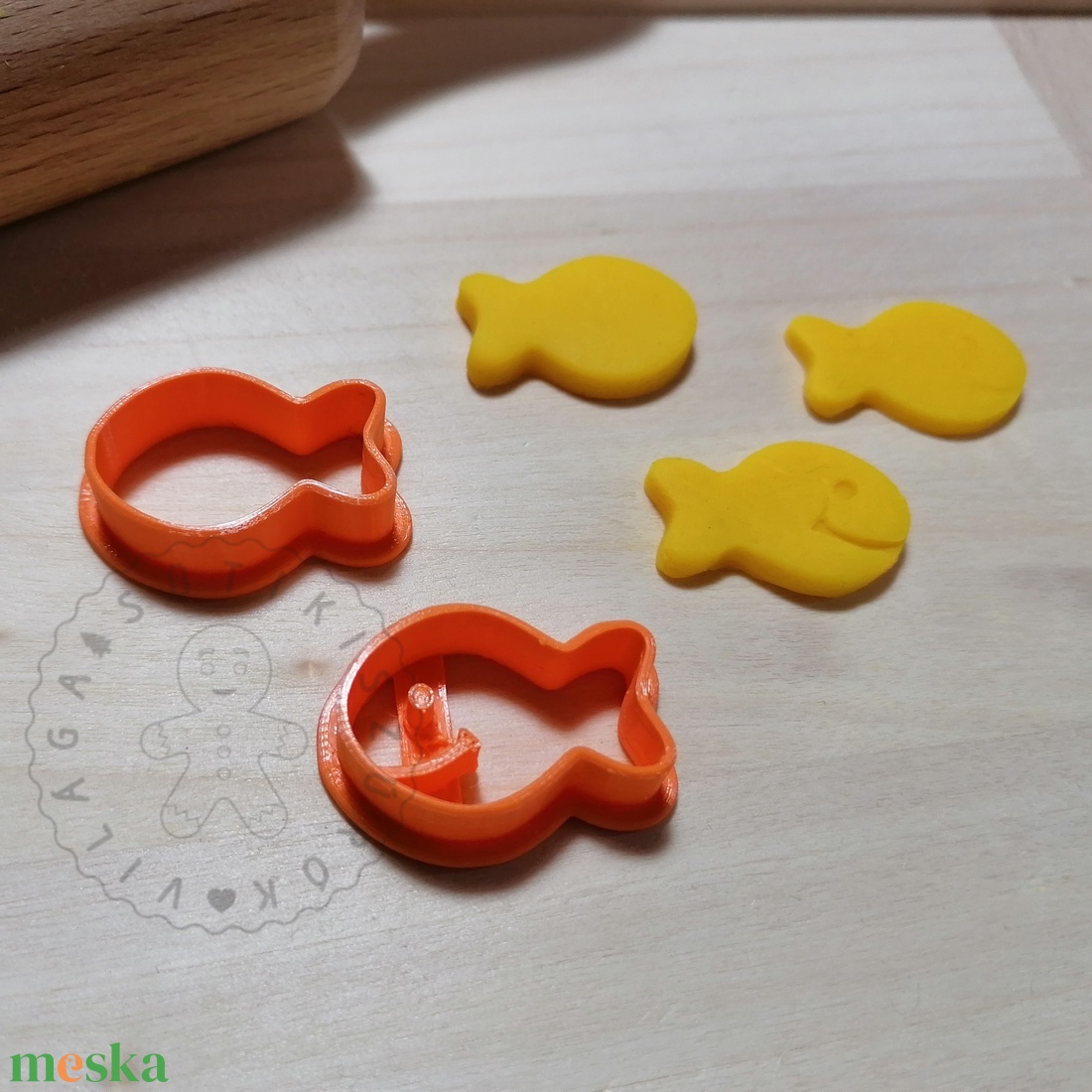 Goldfish halacska - süteménykiszúró forma, sütipecsét. Linzer, mézeskalács, keksz kiszúró - otthon & lakás - konyhafelszerelés, tálalás - sütés, főzés - sütikiszúró - Meska.hu