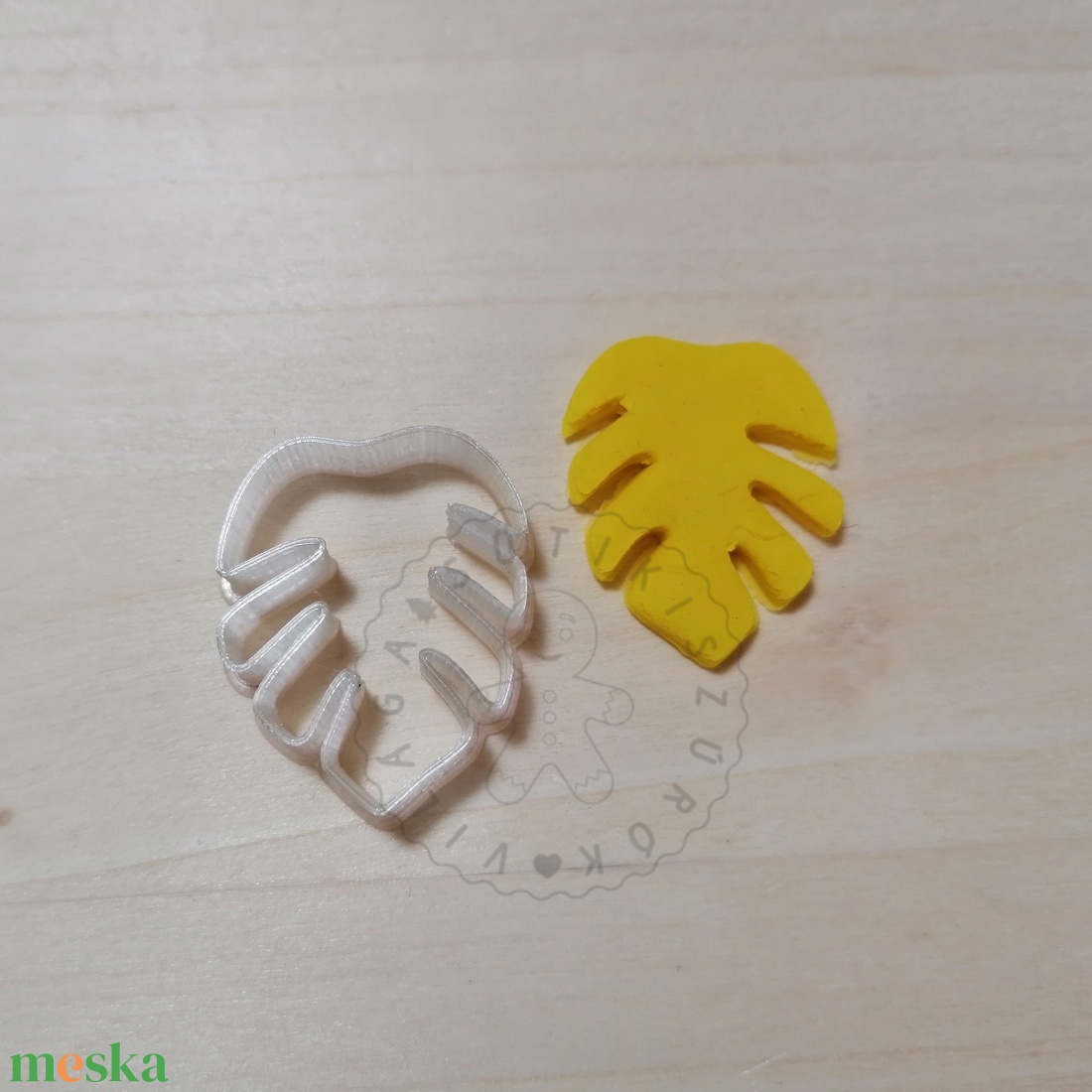 Monstera levél süthető gyurma kiszúrók - polymerclay, kiszúró, kellék - otthon & életmód - konyhafelszerelés, tálalás - sütés, főzés - sütikiszúró - Meska.hu