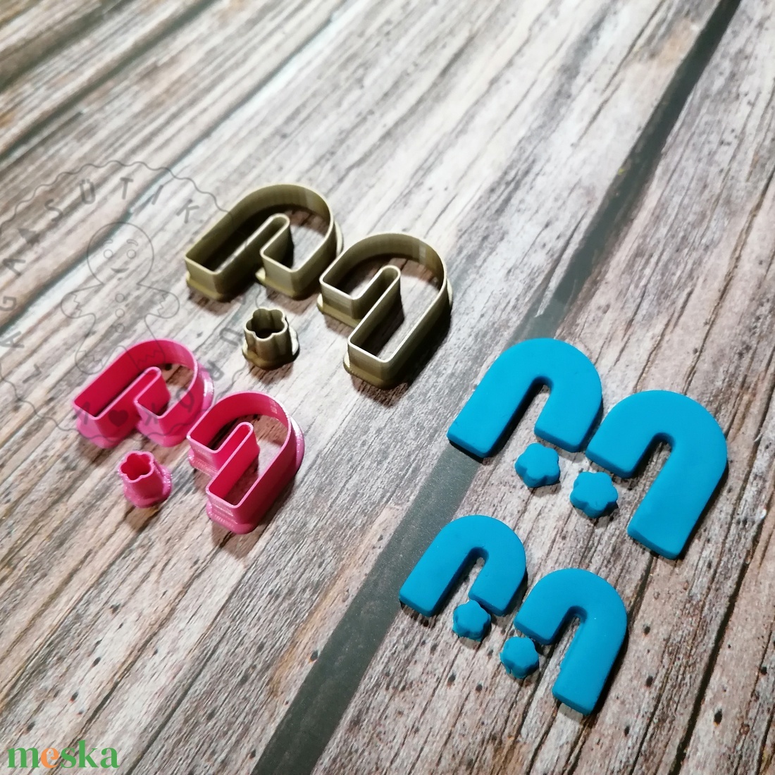 U alak nem egyenlő szárral, virággal (3 részes) süthető gyurma kiszúrók - polymerclay, kiszúró, kellék - otthon & életmód - konyhafelszerelés, tálalás - sütés, főzés - sütikiszúró - Meska.hu