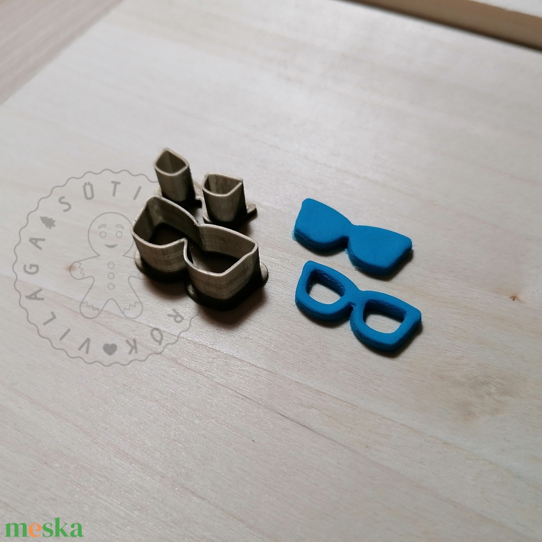 Napszemüveg / szemüveg alakú süthető gyurma kiszúrók - polymerclay, kiszúró, kellék - otthon & életmód - konyhafelszerelés, tálalás - sütés, főzés - sütikiszúró - Meska.hu Napszemüveg / szemüveg alakú süthető gyurma kiszúrók - polymerclay, kiszúró, kellék - otthon & életmód - konyhafelszerelés, tálalás - sütés, főzés - sütikiszúró - Meska.hu