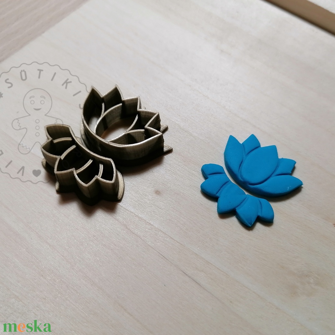 2 részes lótusz alakú süthető gyurma kiszúrók (2 db) - polymerclay, kiszúró, kellék - otthon & életmód - konyhafelszerelés, tálalás - sütés, főzés - sütikiszúró - Meska.hu