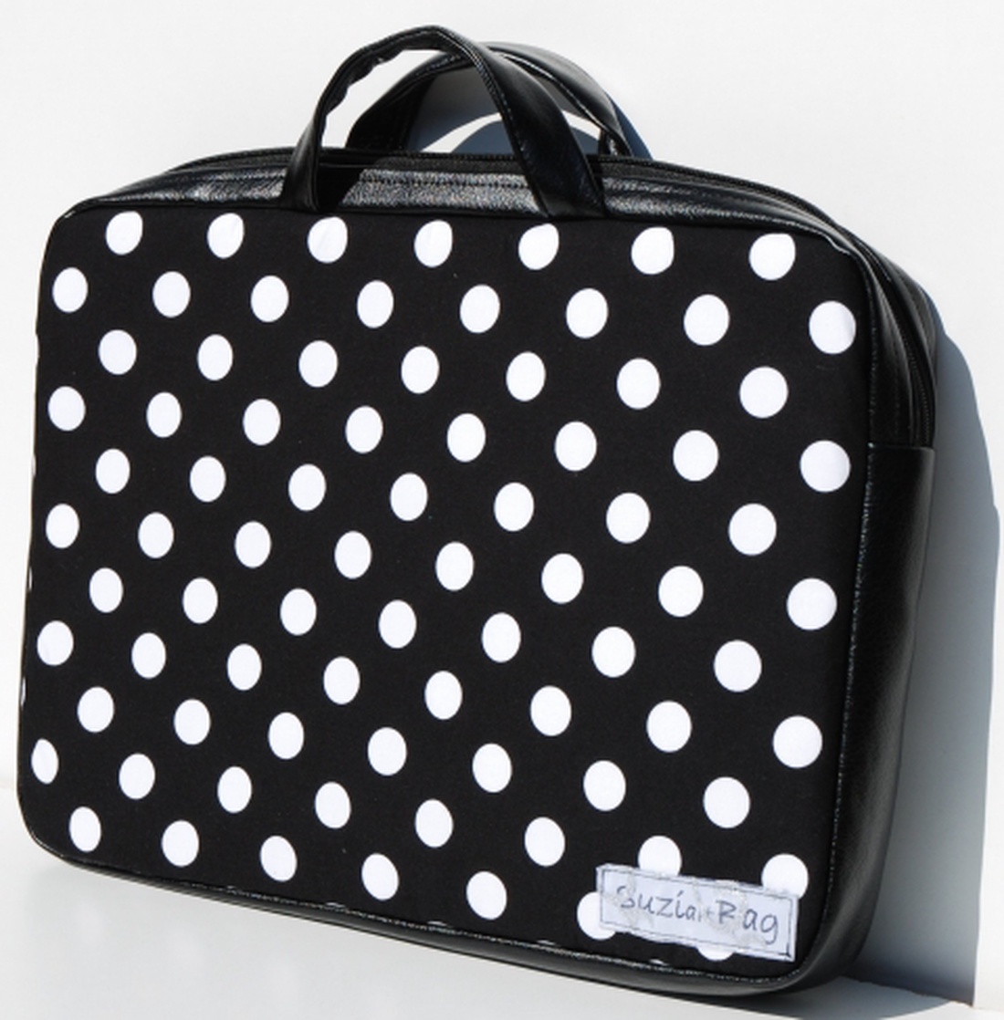 Gwnyke rendelése-Fekete-fehér pöttyös laptop táska -  - Meska.hu