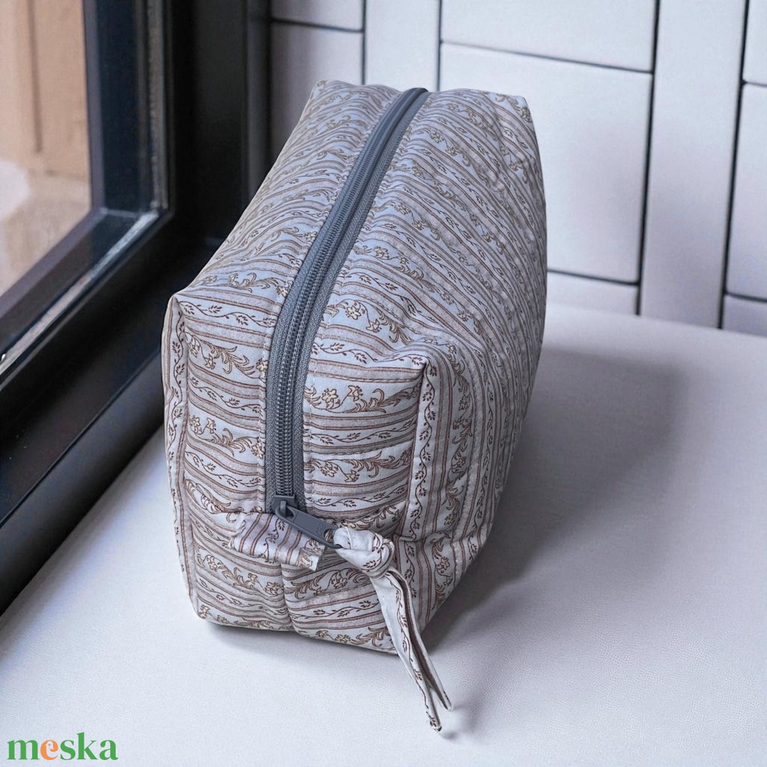 Végtelen Neszesszer - Rendszer és elegancia minden alkalomra (Tapéta, boxy) - táska & tok - neszesszer - Meska.hu