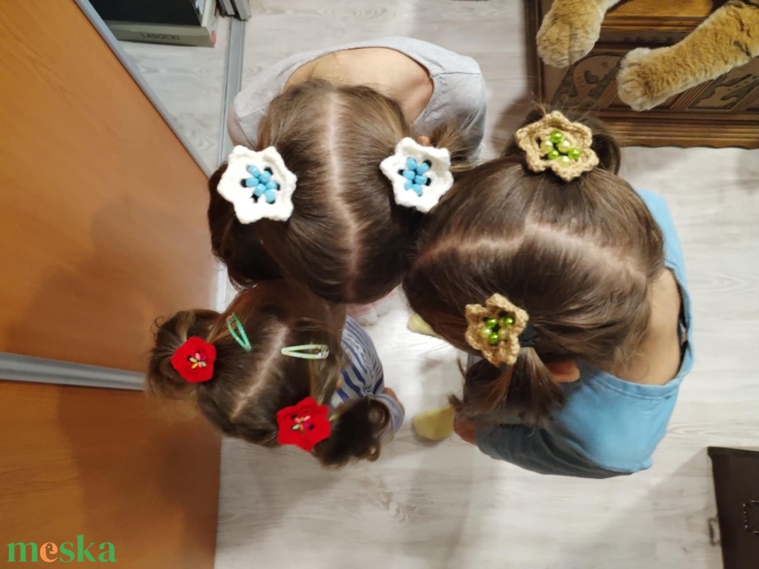 Virág formájú hajgumi - ruha & divat - hajdísz & hajcsat - hajgumi - Meska.hu Virág formájú hajgumi - ruha & divat - hajdísz & hajcsat - hajgumi - Meska.hu