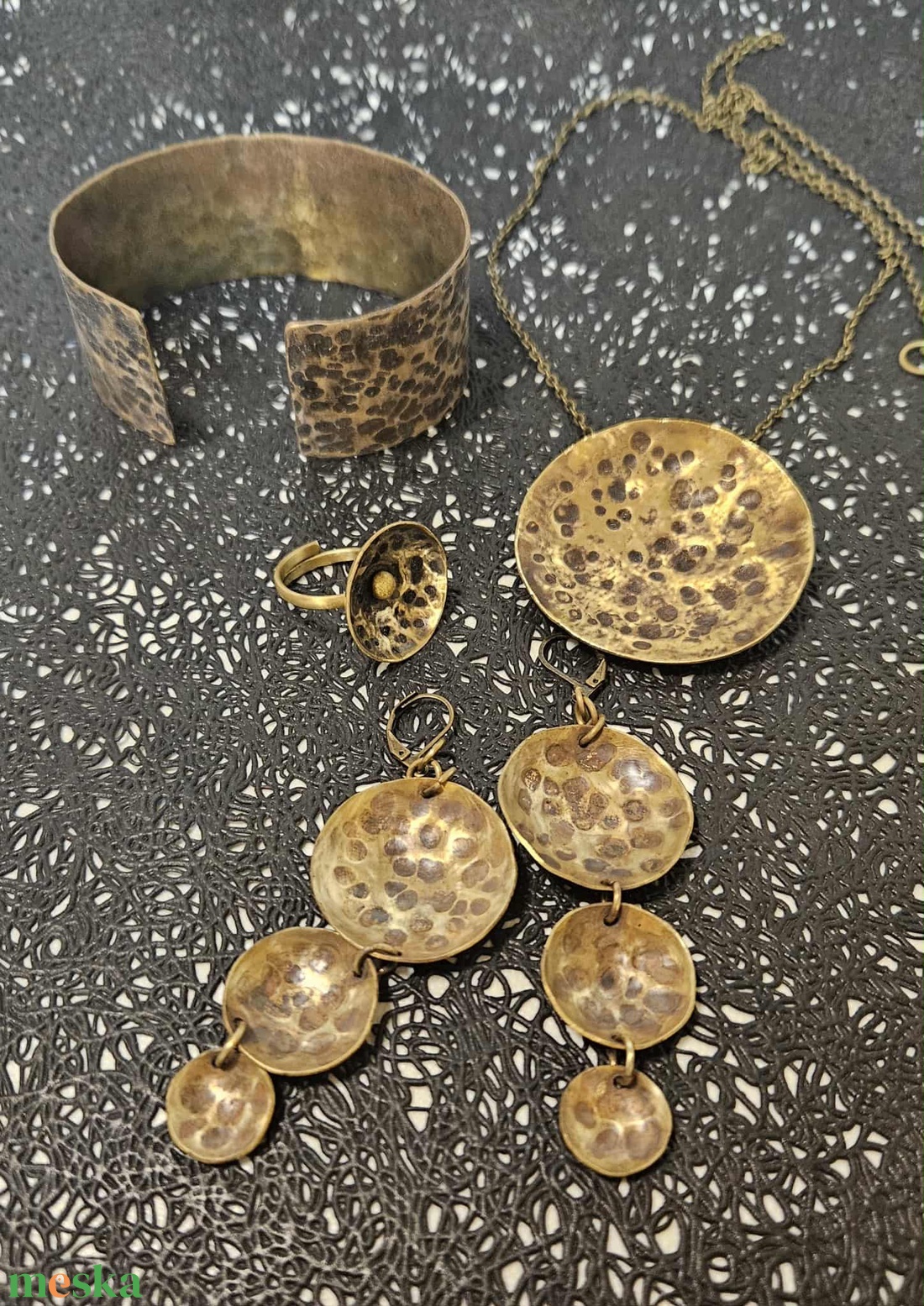 Foltos medál, karperec, fülbevaló vagy gyűrű - ékszer - ékszerszett - Meska.hu