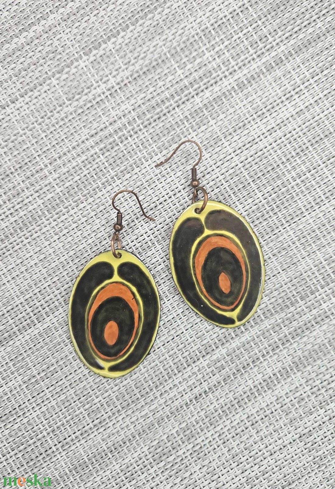 Tűzzománc fülbevaló magyar motívummal - sárga-fekete-narancs - ovál - ékszer - fülbevaló - lógó fülbevaló - Meska.hu