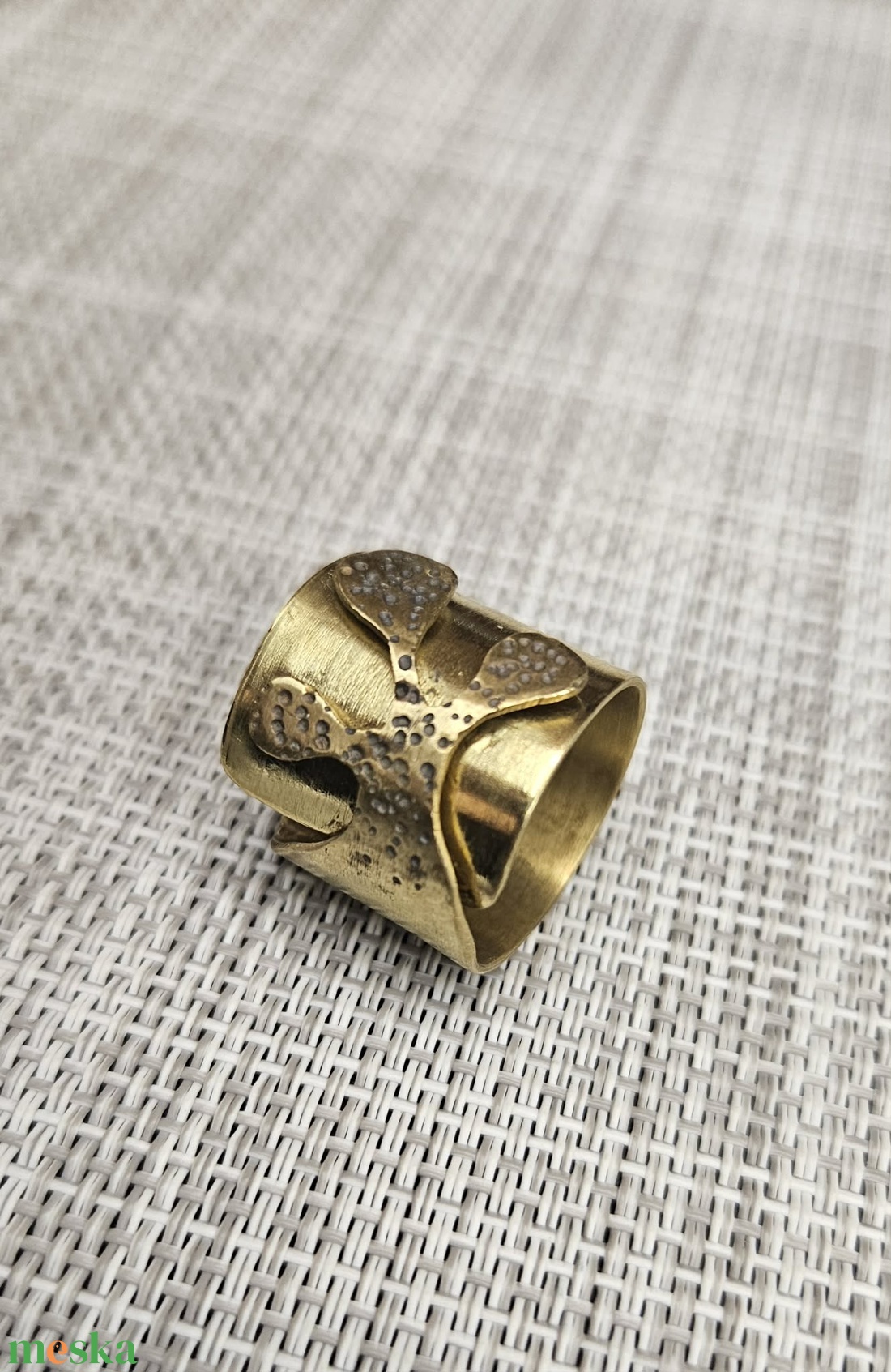 Kereklevelű széles gyűrű - ékszer - gyűrű - statement gyűrű - Meska.hu