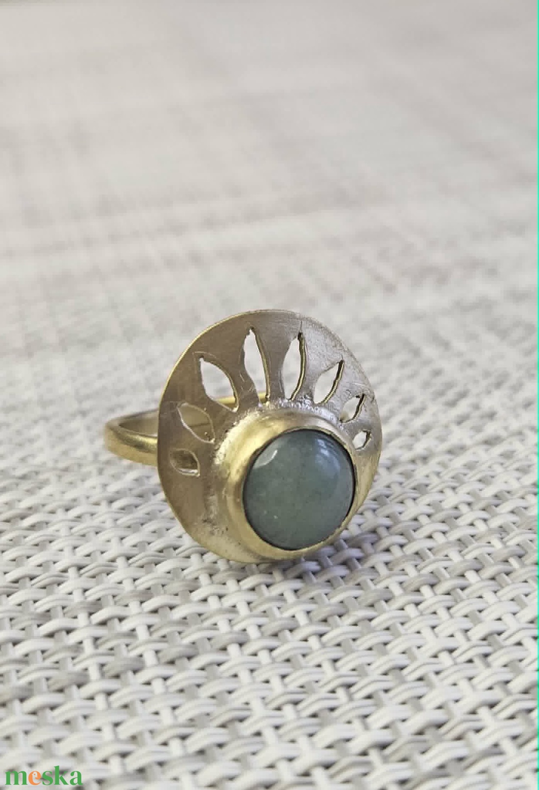 Kerek köves áttört legyezőmintás gyűrű - ékszer - gyűrű - szoliter gyűrű - Meska.hu