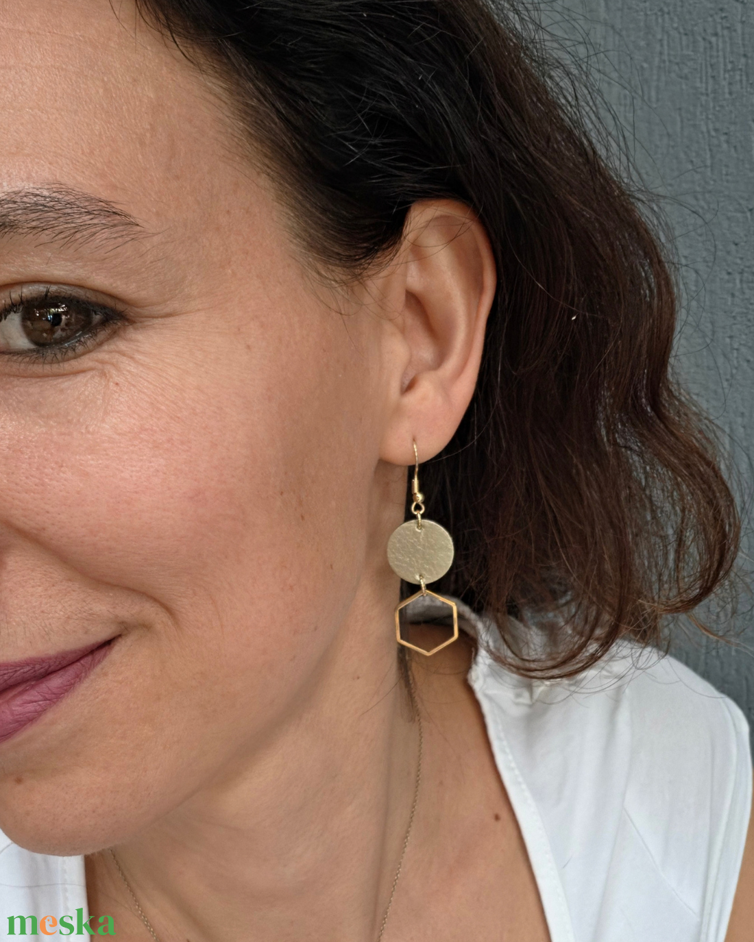 PREMA bőr fülbevaló - vajszín / púderes korall - ékszer - fülbevaló - lógó fülbevaló - Meska.hu